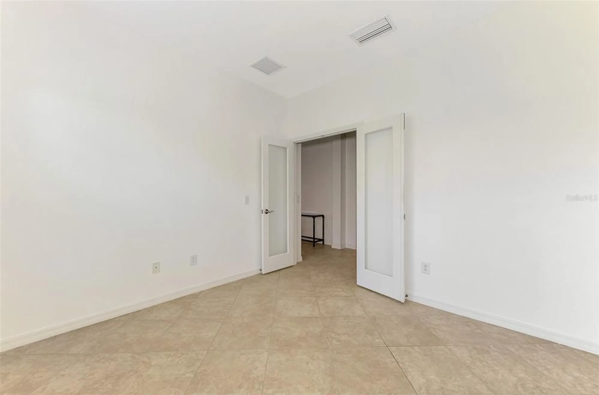 Property Slideshow image 10 of 39 | 1375 backspin dr, Englewood, FL, 34223