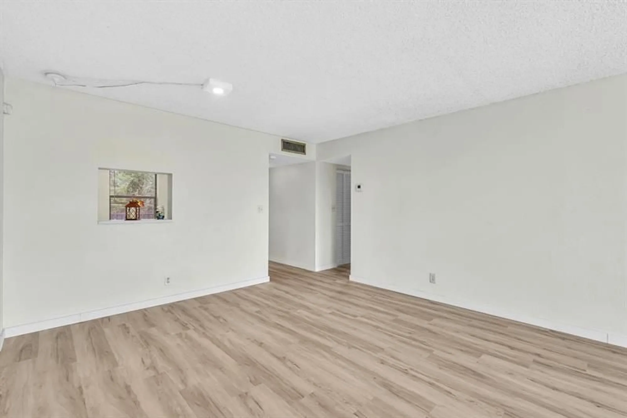 Property Slideshow image 18 of 48 | 6351 n university dr 324, Tamarac, FL, 33321