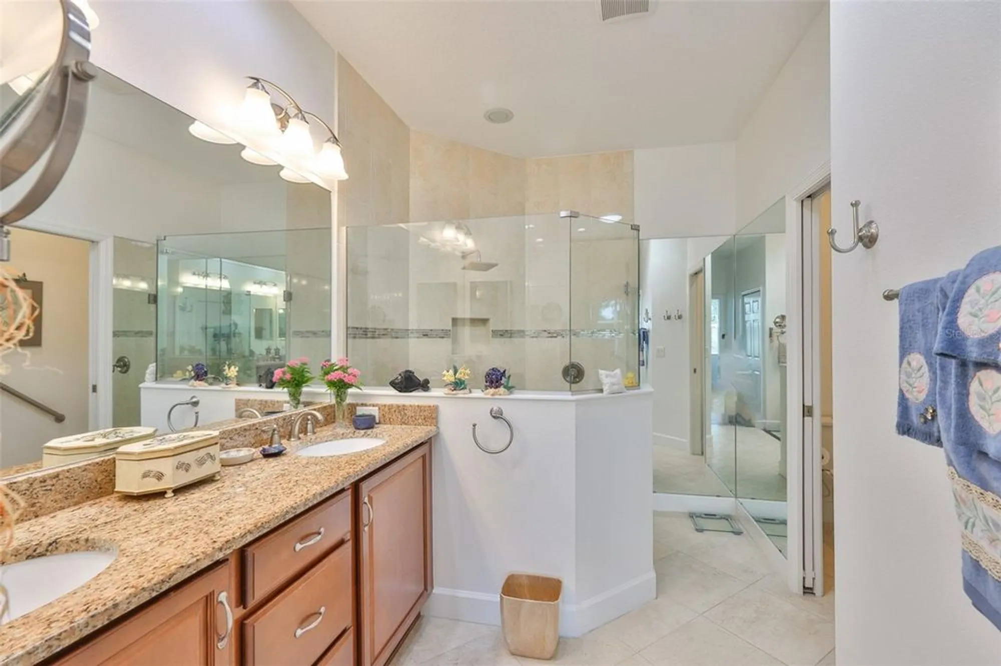 Property Slideshow image 23 of 45 | 658 chipper dr, Sun City Center, FL, 33573