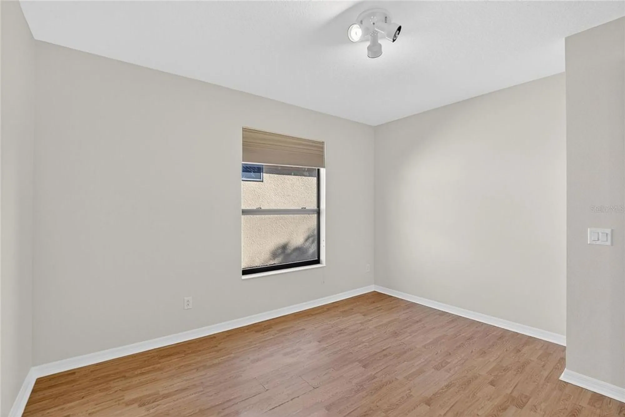 Property Slideshow image 36 of 76 | 331 cedar falls dr, Apollo Beach, FL, 33572