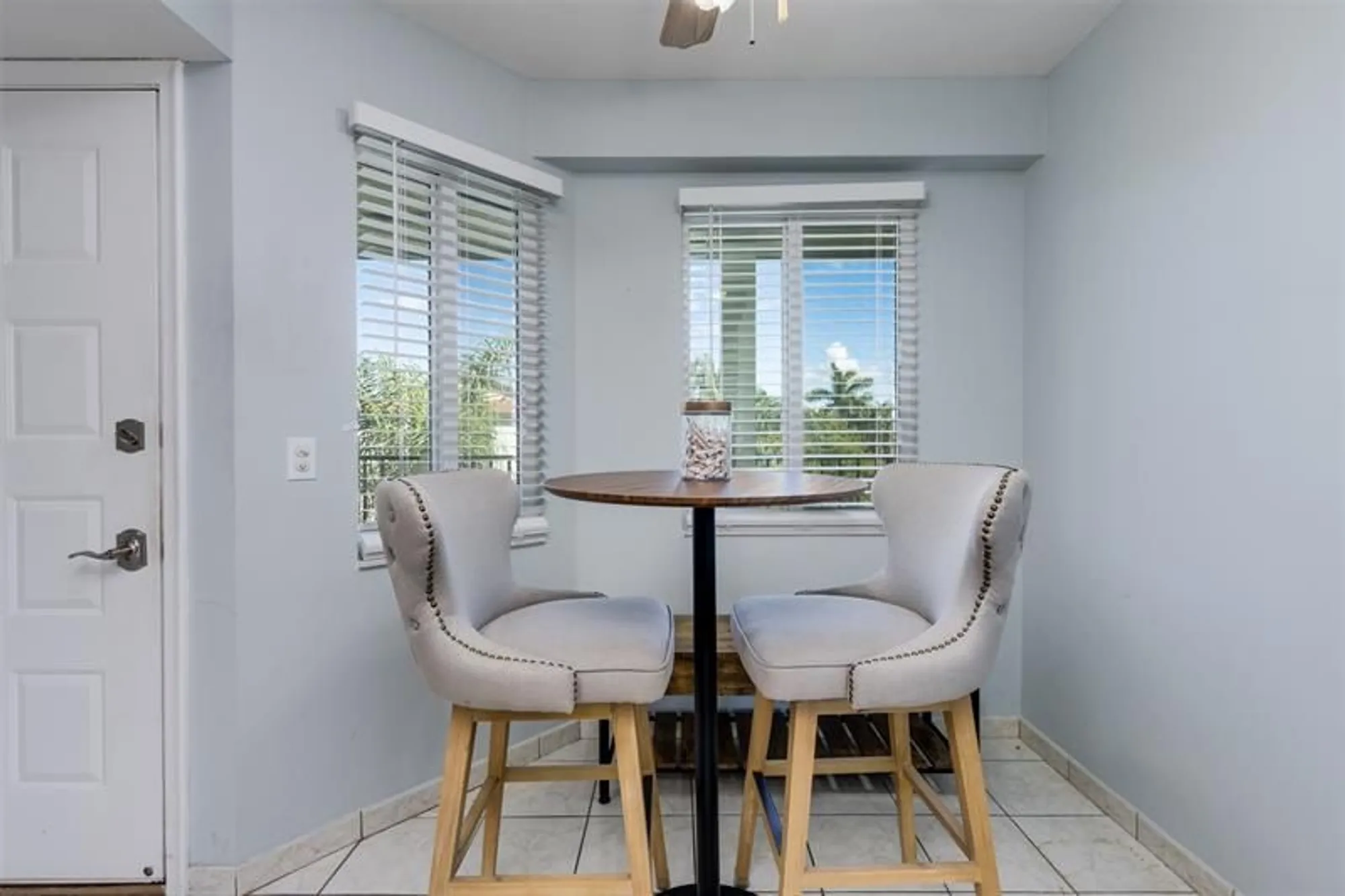 Property Slideshow image 5 of 35 | 12900 sw 13th st e403, Pembroke Pines, FL, 33027