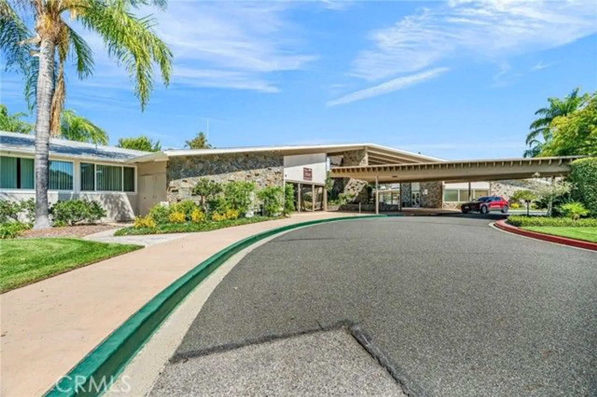 Property Slideshow image 34 of 53 | 26745 oak crossing rd d, Newhall, CA, 91321