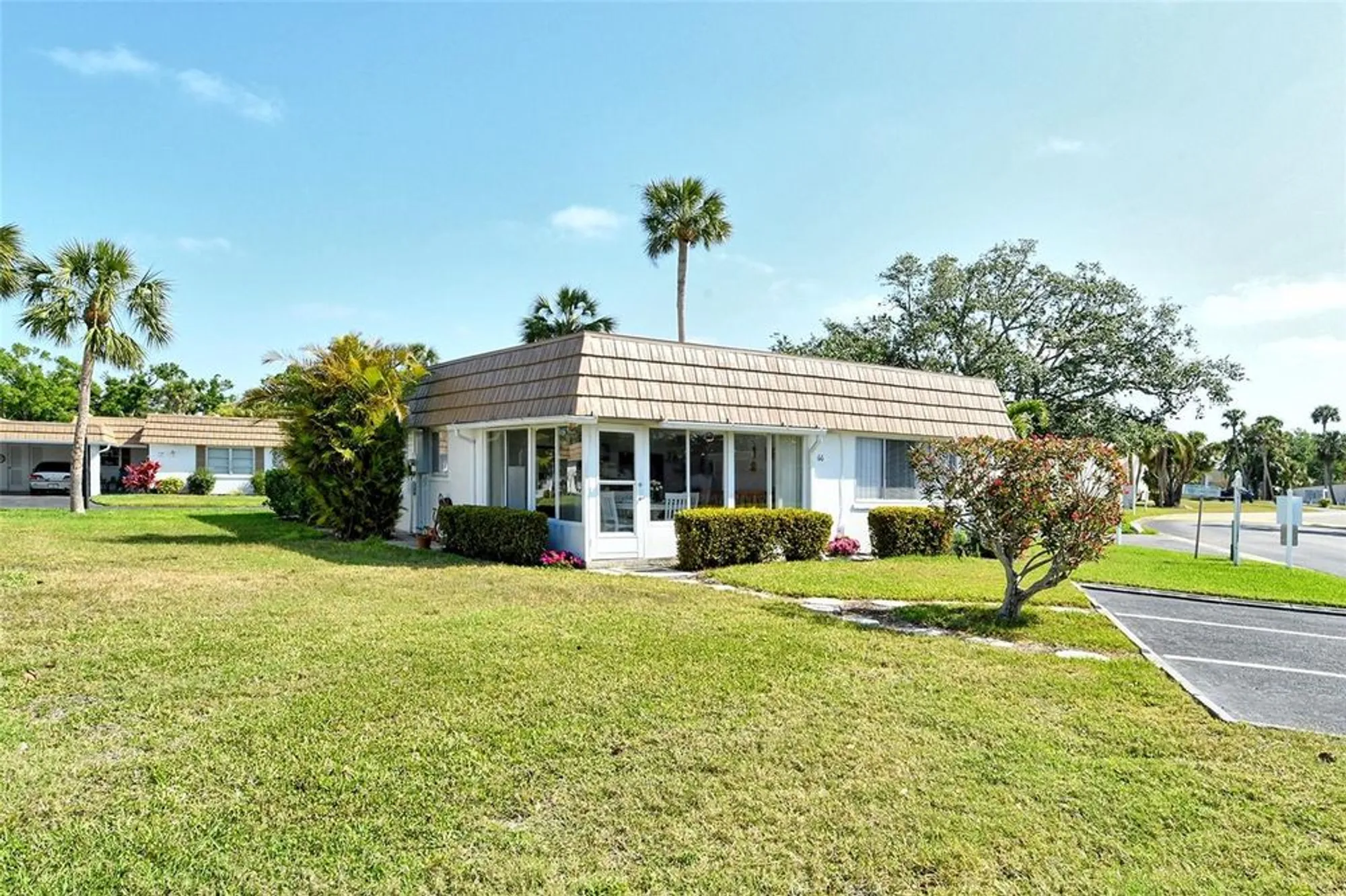 Property Slideshow image 38 of 47 | 2752 riverbluff pl # 66, Sarasota, FL, 34231