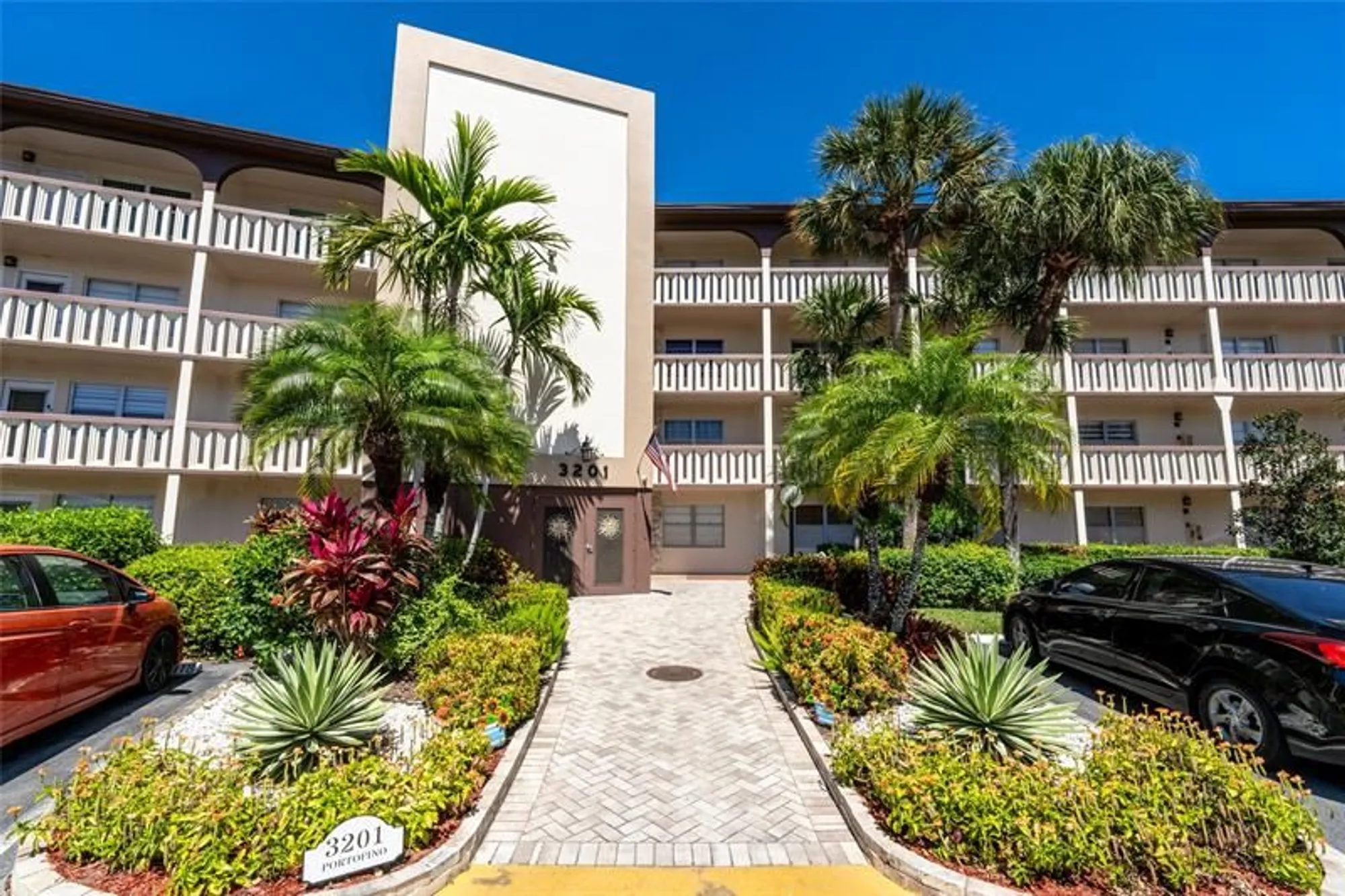 Property Slideshow image 2 of 34 | 3201 portofino pt d3, Coconut Creek, FL, 33066