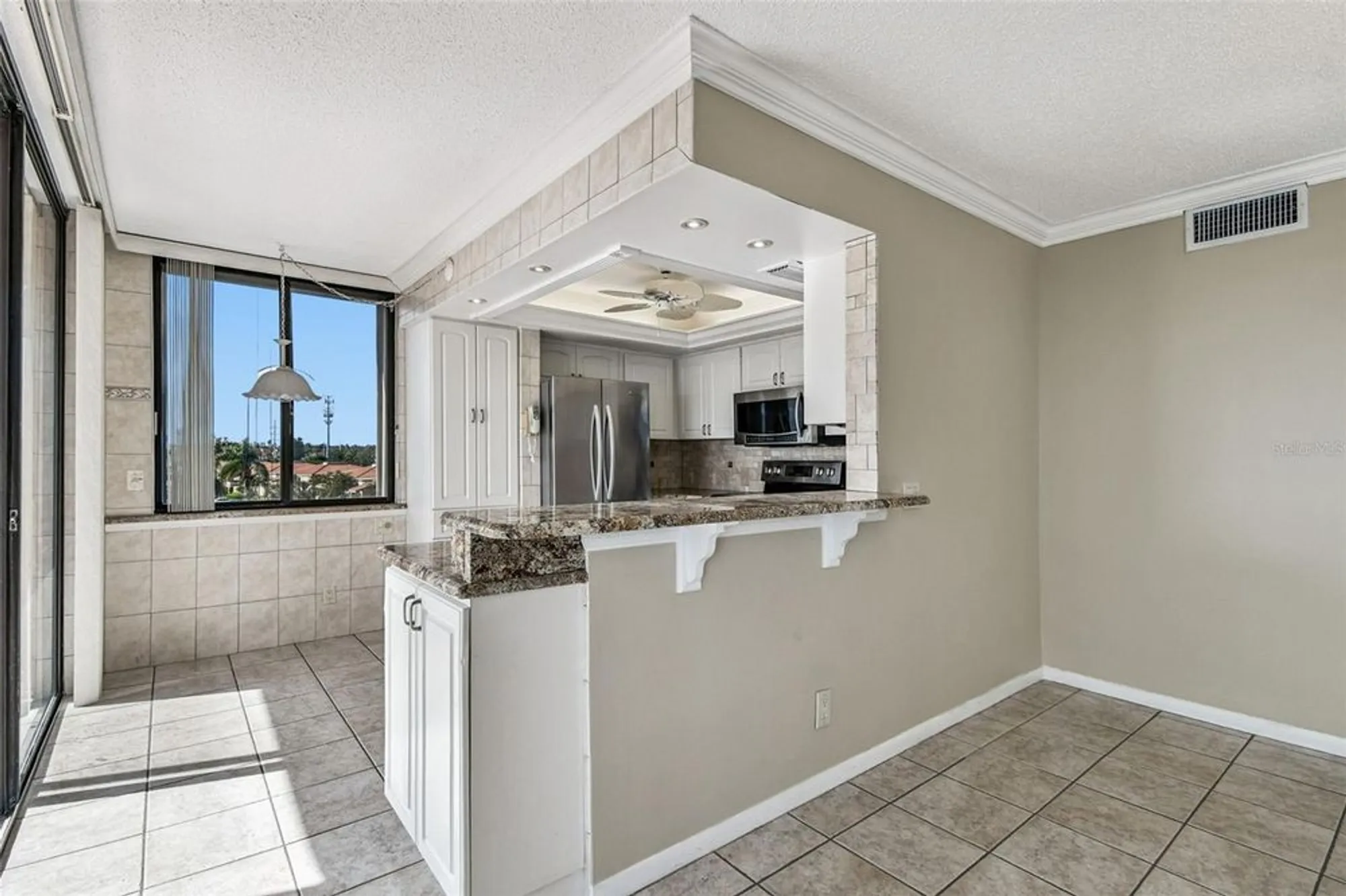 Property Slideshow image 19 of 49 | 6104 palma del mar blvd s apt 402, St Petersburg, FL, 33715