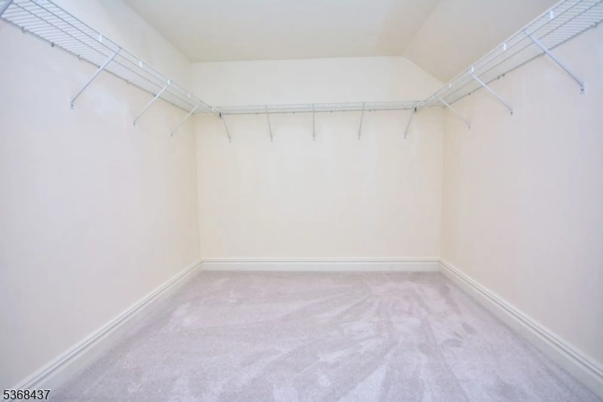 Property Slideshow image 13 of 30 | 35 schmidt cir, Watchung, NJ, 07069