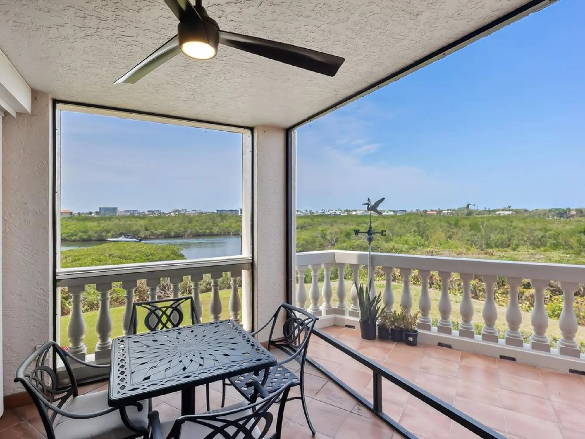 Property Slideshow image 15 of 61 | 5430 eagles point cir 101, Sarasota, FL, 34231