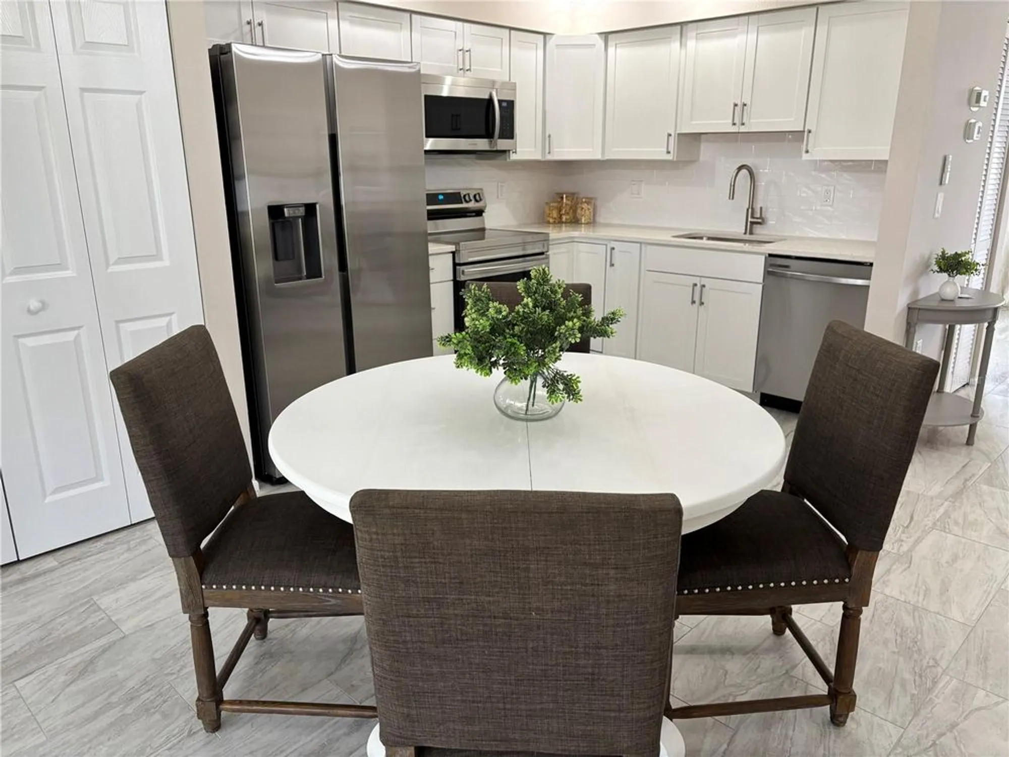 Property Slideshow image 8 of 21 | 3703 39th st w # 11, Bradenton, FL, 34205