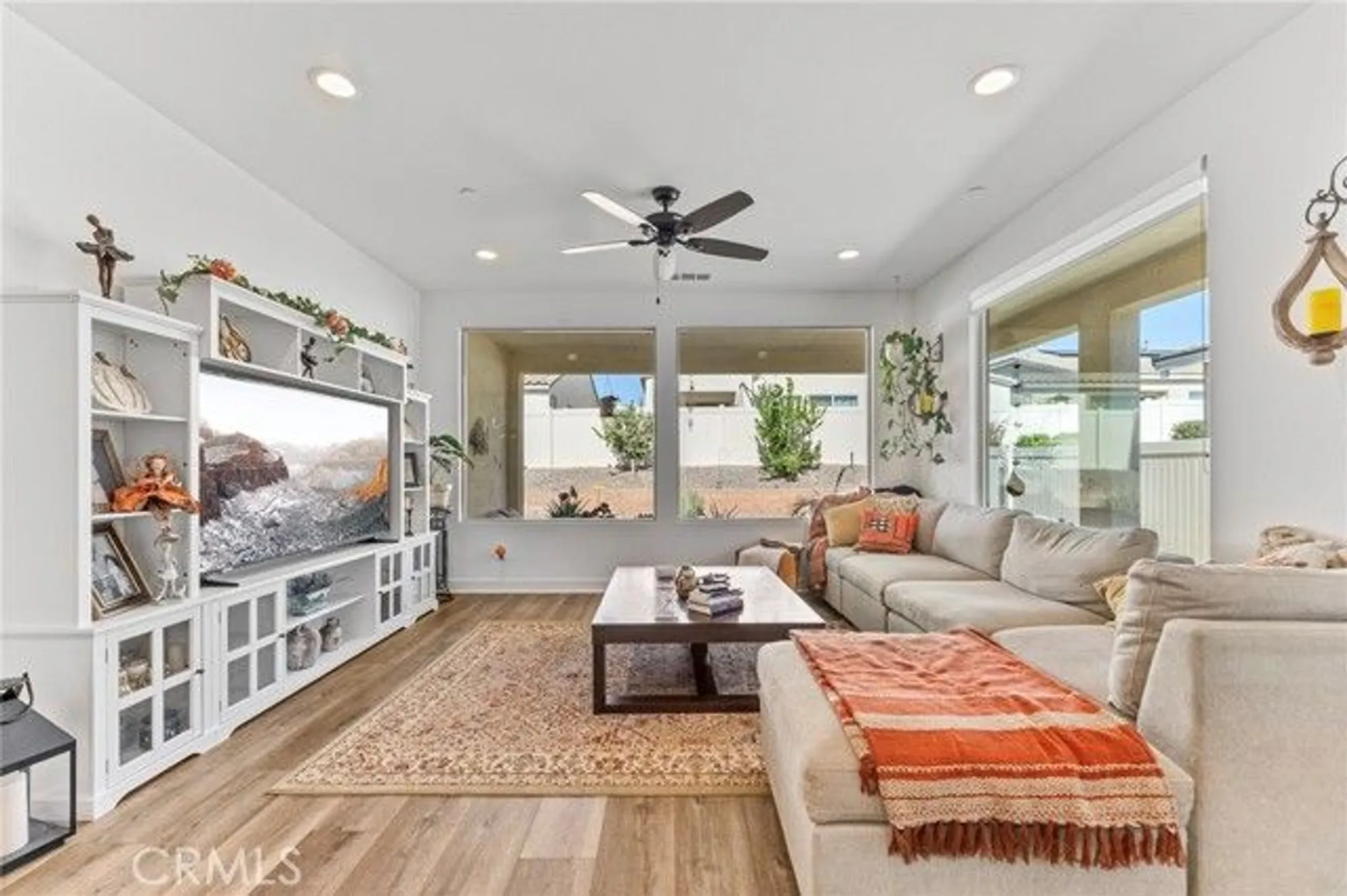 Property Slideshow image 8 of 40 | 1656 spring run ln, Beaumont, CA, 92223