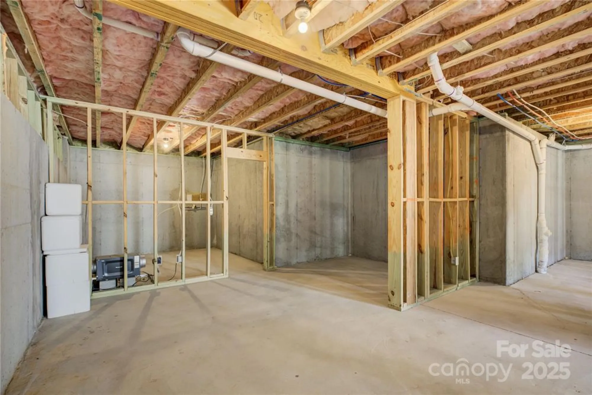 Property Slideshow image 44 of 48 | 15429 topanga dr, Charlotte, NC, 28278