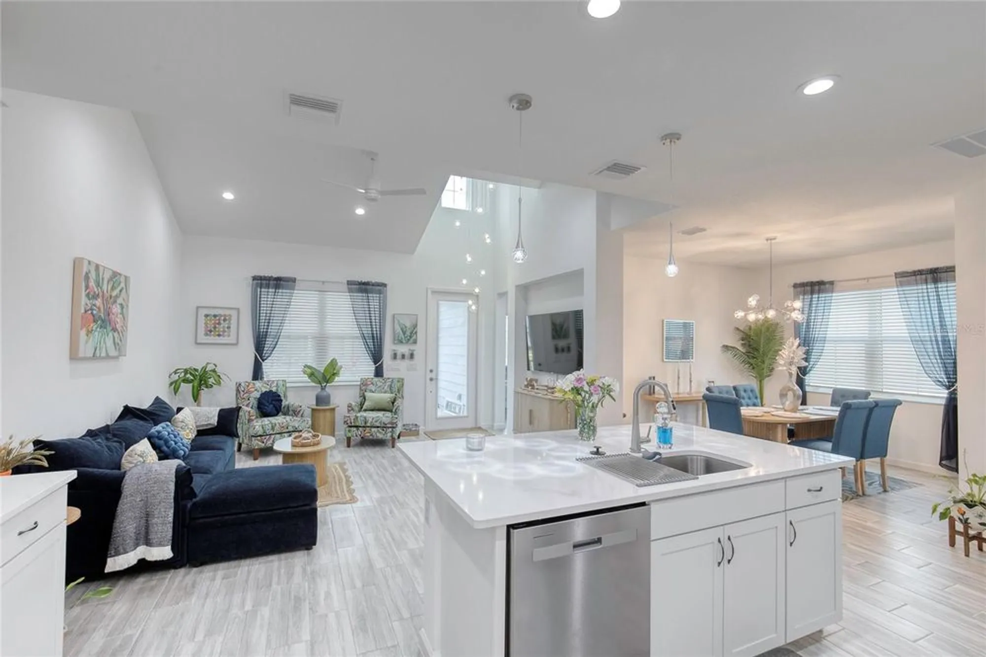 Property Slideshow image 26 of 80 | 317 gypsy palace ln, Daytona Beach, FL, 32124