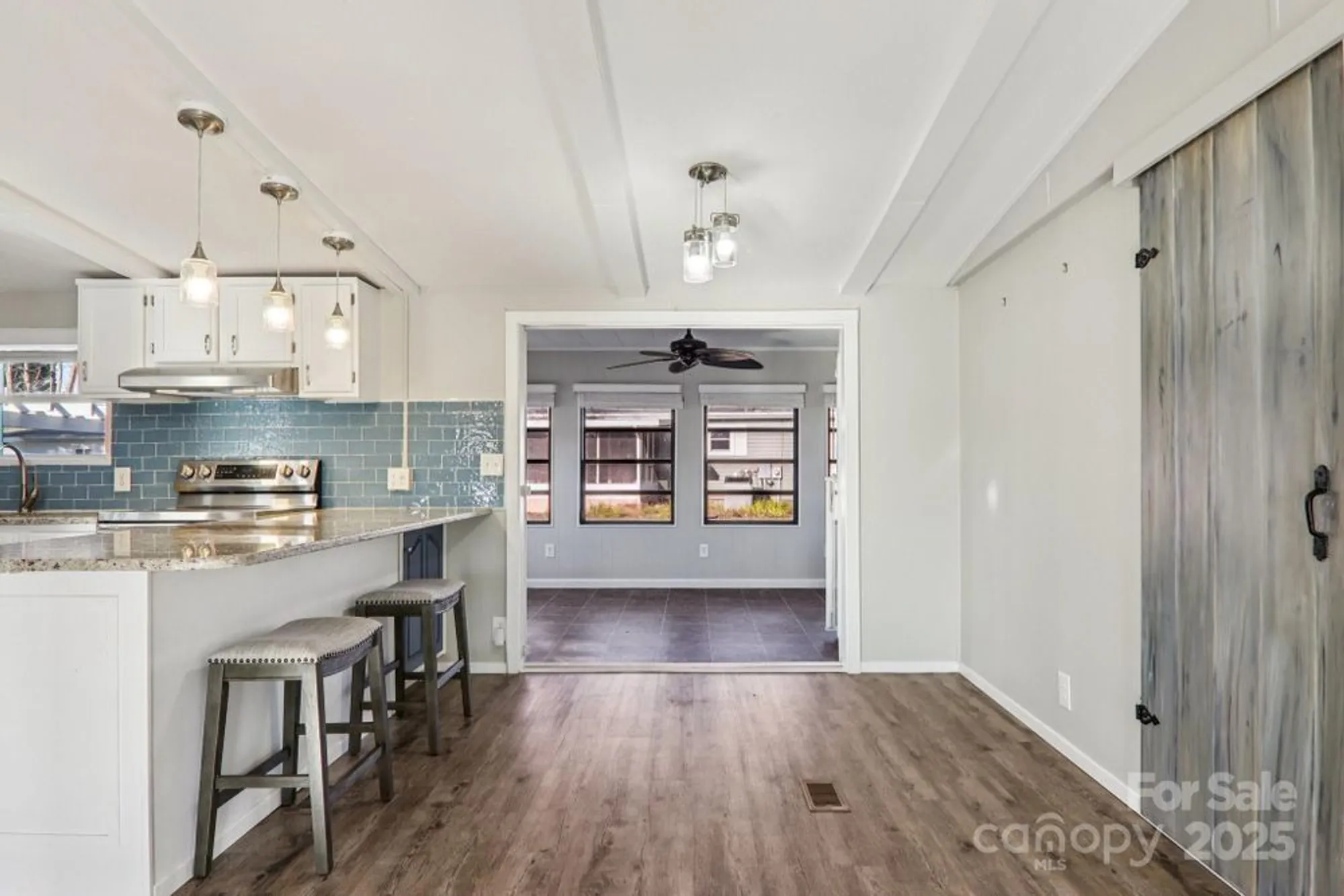 Property Slideshow image 10 of 48 | 302 meadowbrook ct, Hendersonville, NC, 28792