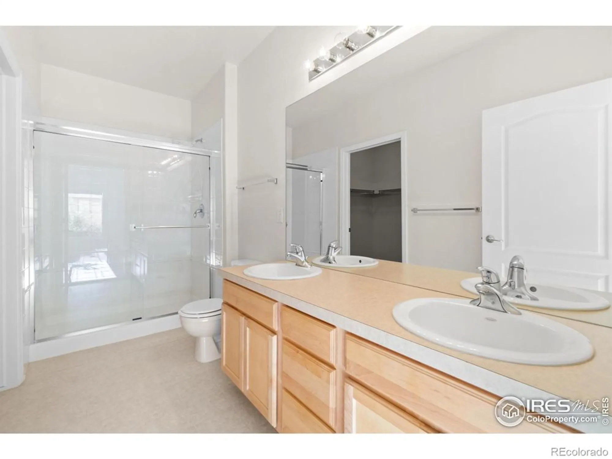 Property Slideshow image 17 of 36 | 4635 hahns peak dr 102, Loveland, CO, 80538