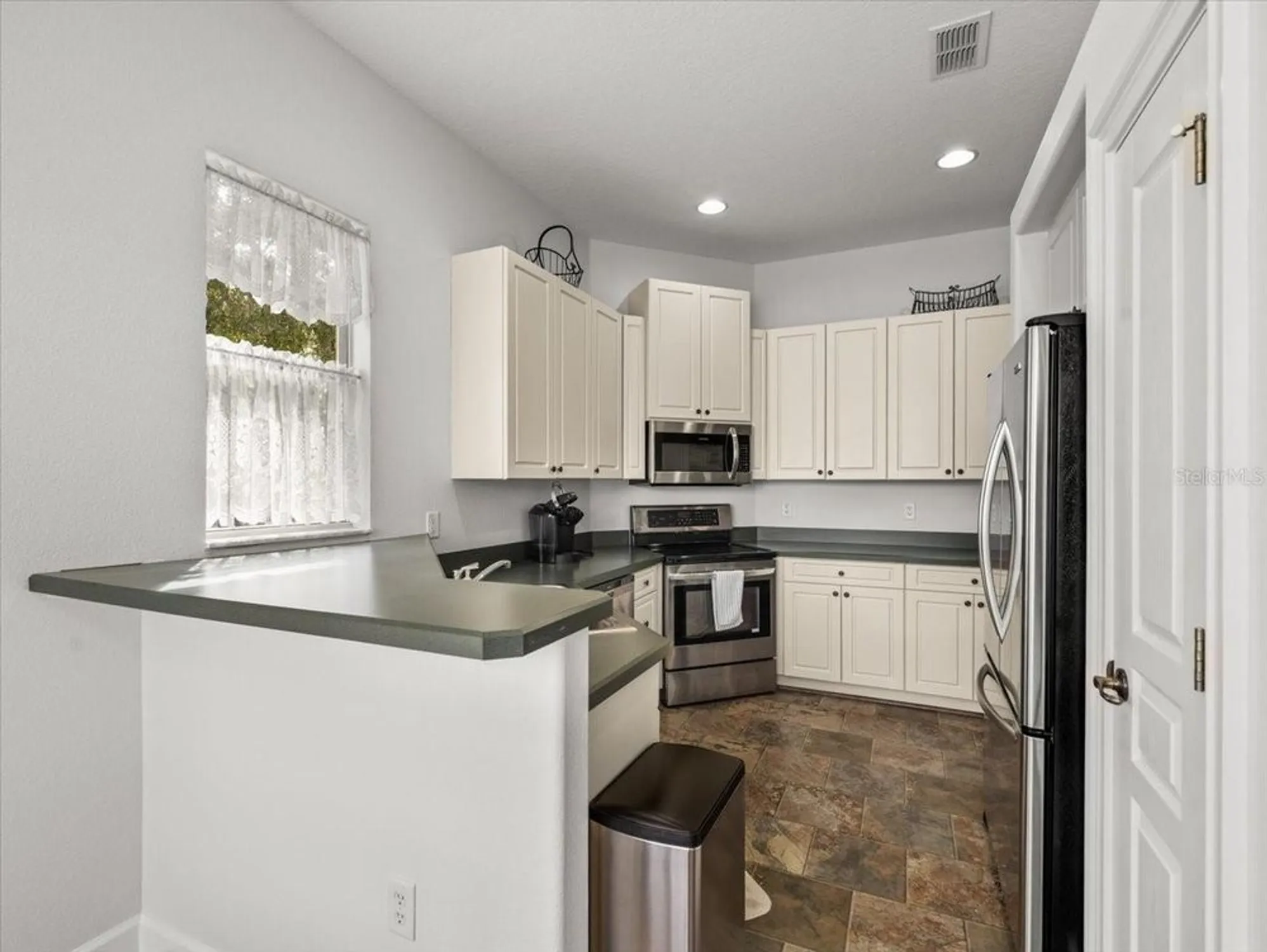 Property Slideshow image 17 of 62 | 9226 penelope dr, Weeki Wachee, FL, 34613