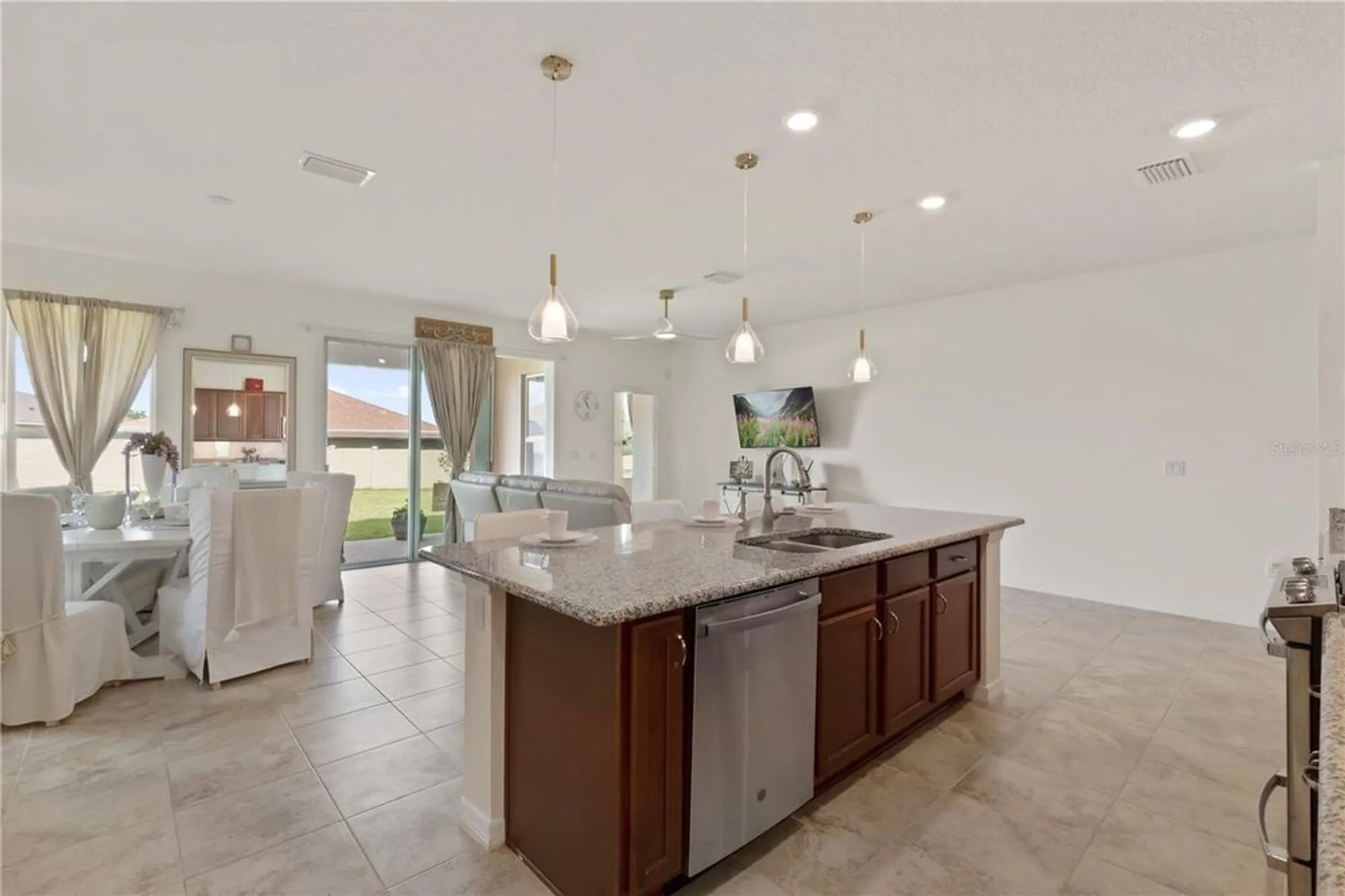 Property Slideshow image 10 of 61 | 125 silver maple rd, Groveland, FL, 34736