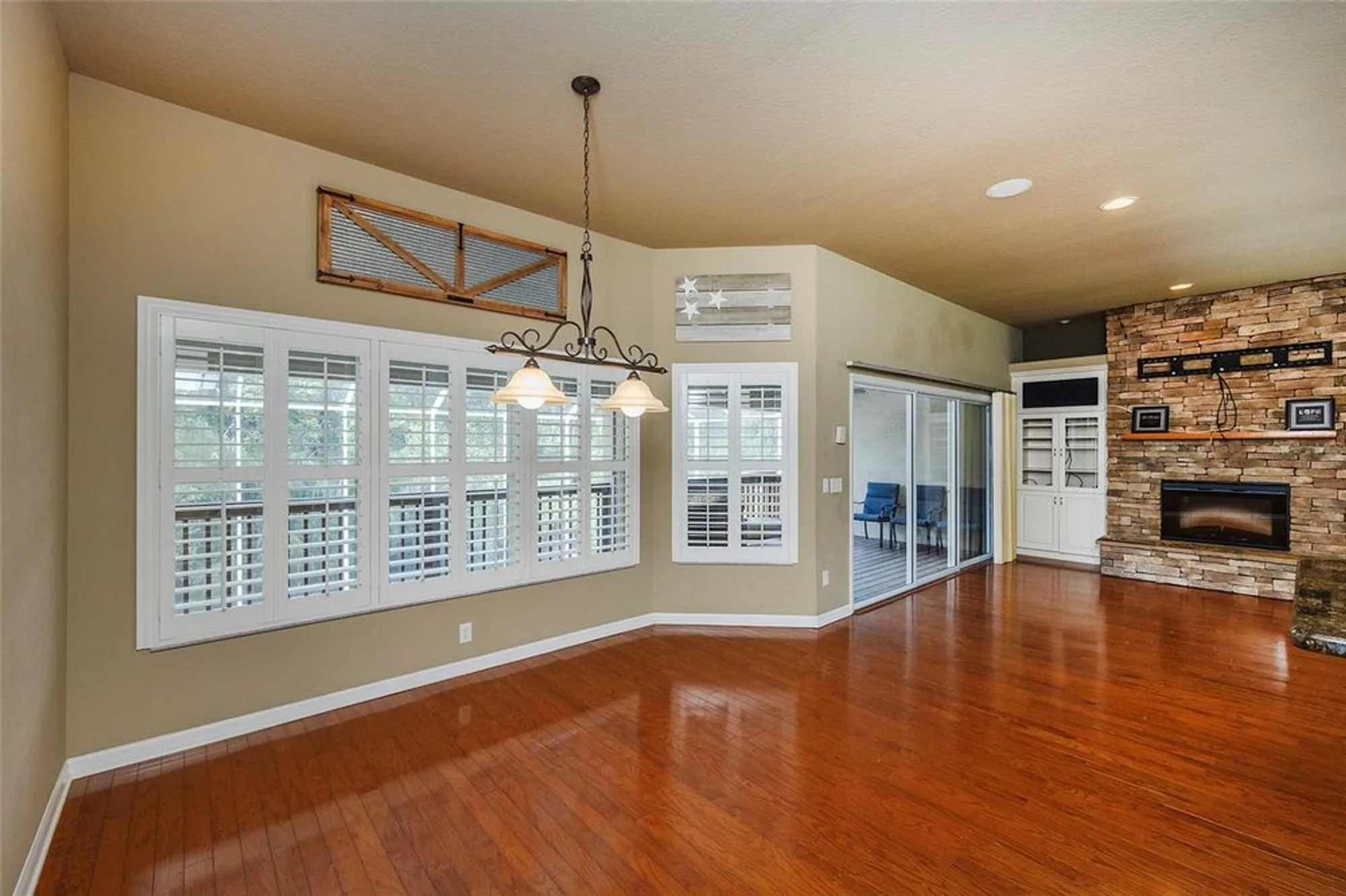 Property Slideshow image 14 of 66 | 6065 spruce point cir, Port Orange, FL, 32128
