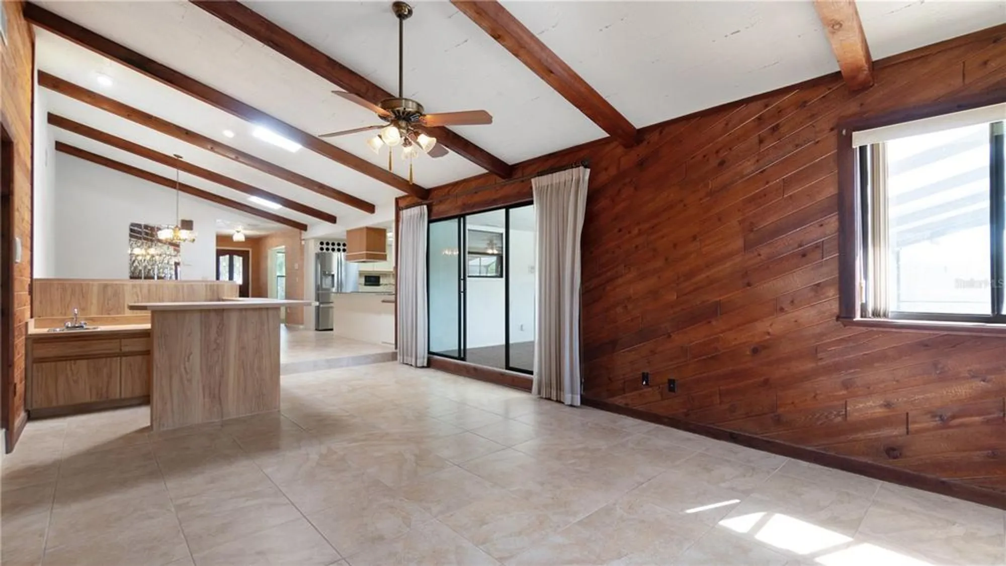 Property Slideshow image 19 of 50 | 965 pelican bay dr, Daytona Beach, FL, 32119