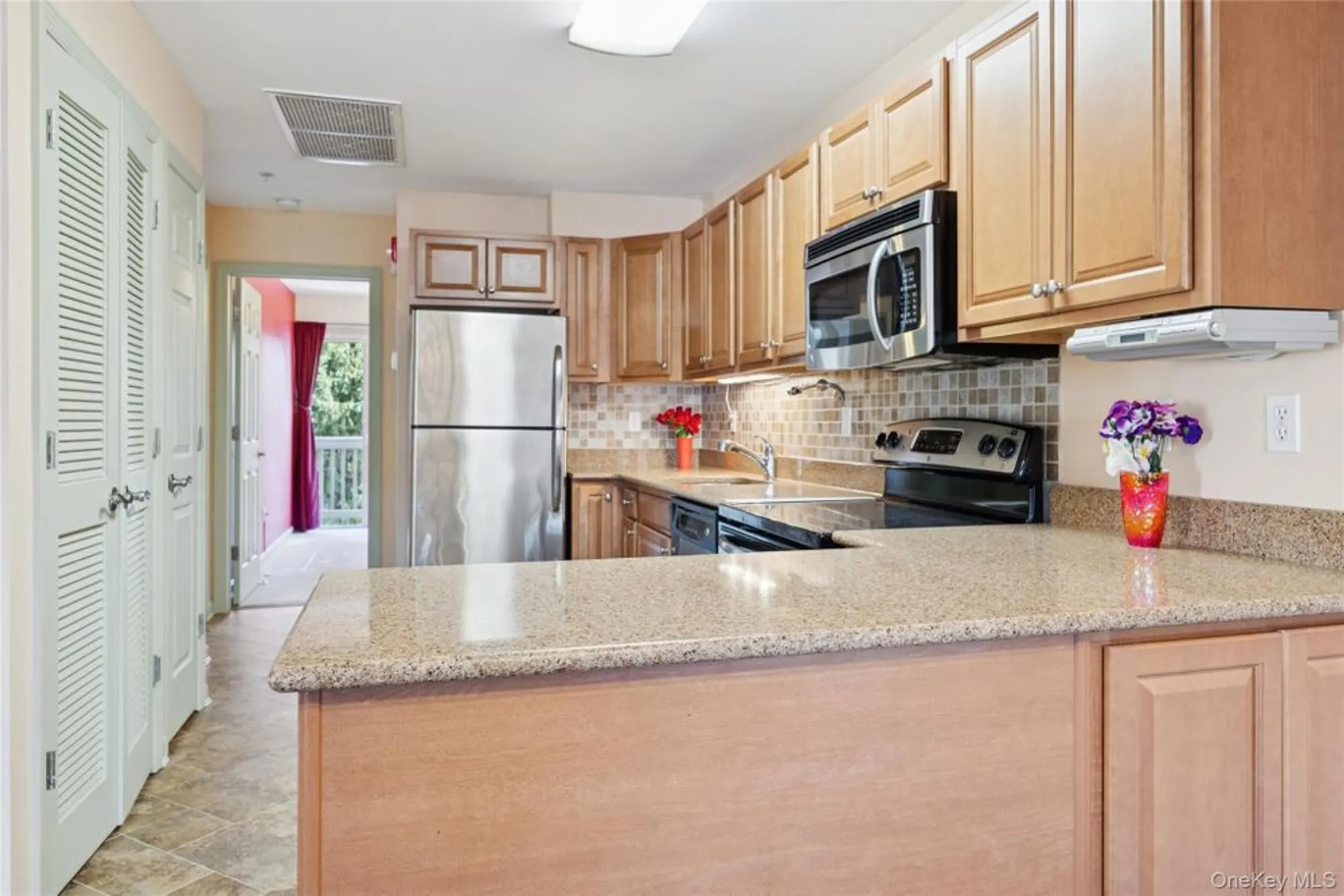 Property Slideshow image 10 of 39 | 1228 willow ln, Valley Stream, NY, 11580