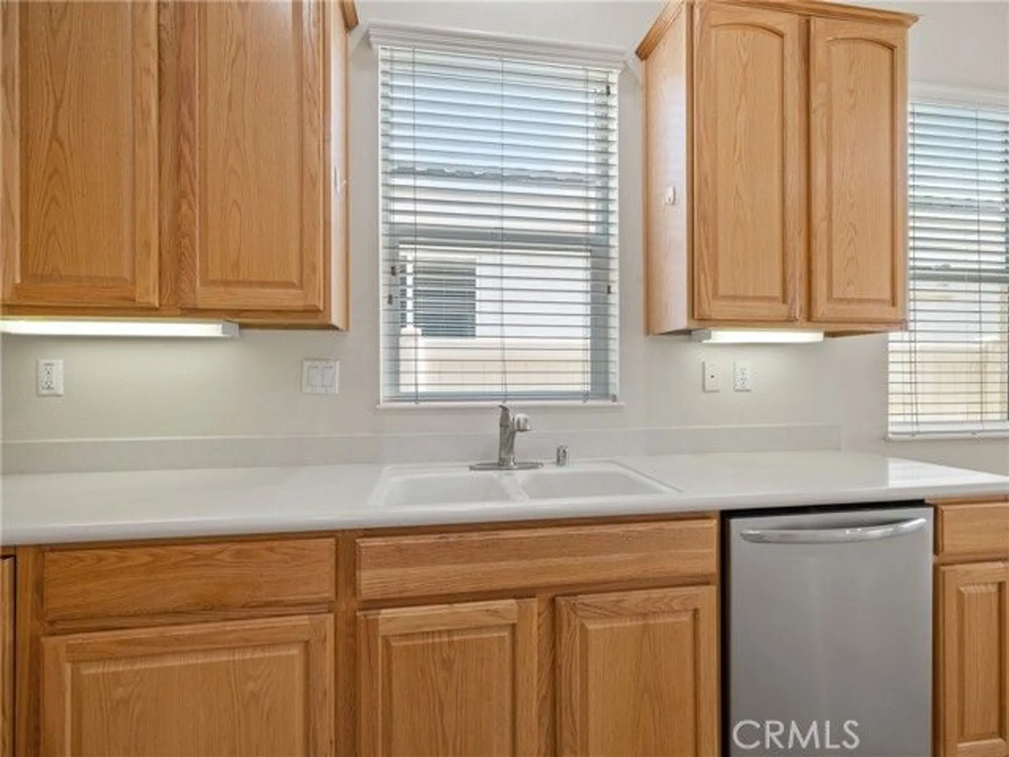 Property Slideshow image 12 of 38 | 19301 galloping hill rd, Apple Valley, CA, 92308