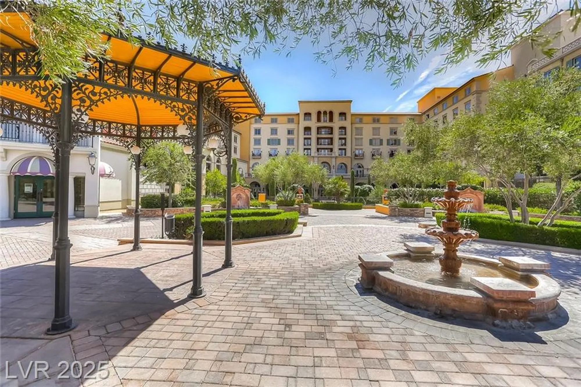 Property Slideshow image 63 of 78 | 32 tatahatso point st, Henderson, NV, 89011