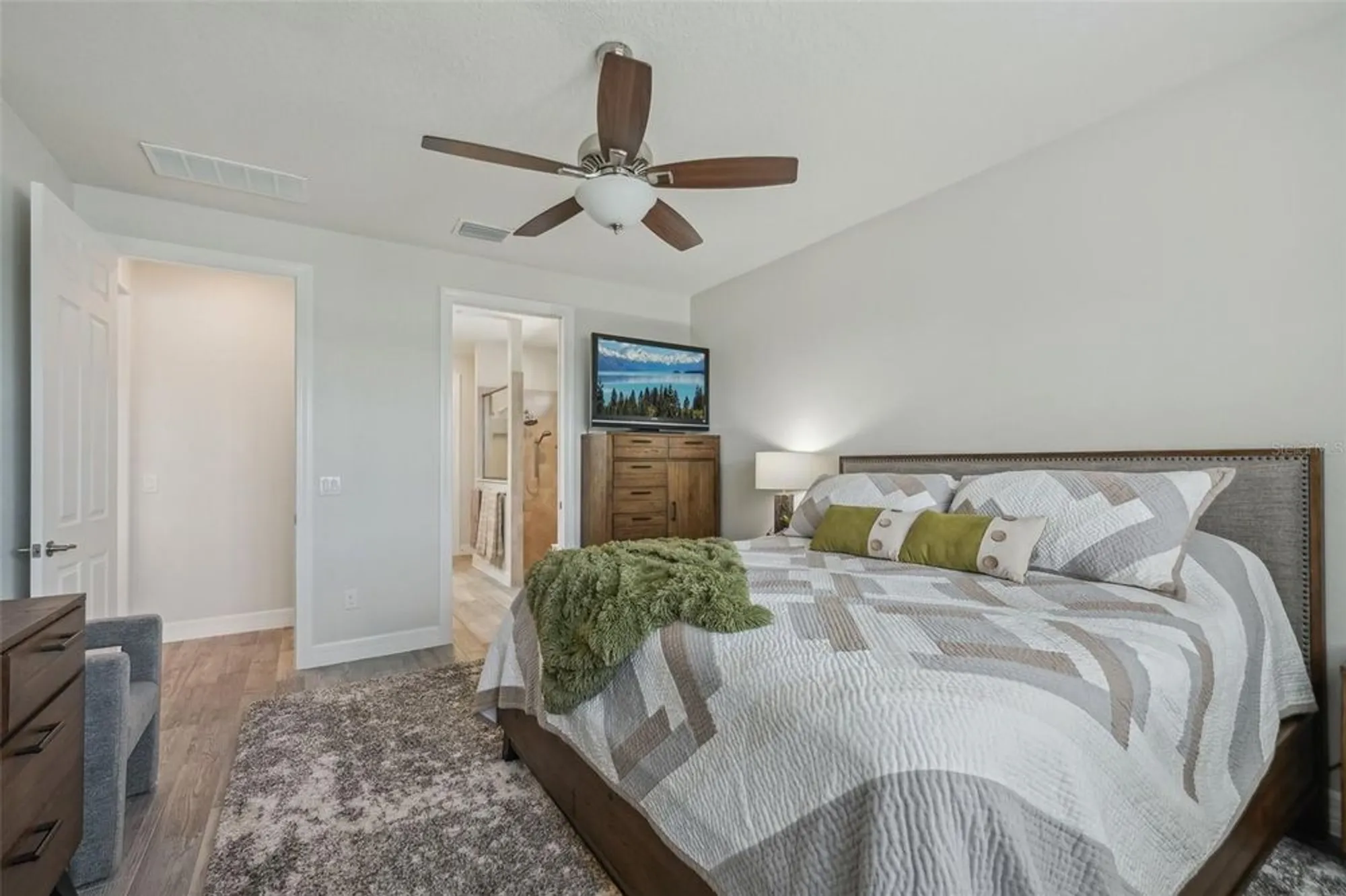 Property Slideshow image 25 of 98 | 19183 coastal shore ter, Land O Lakes, FL, 34638