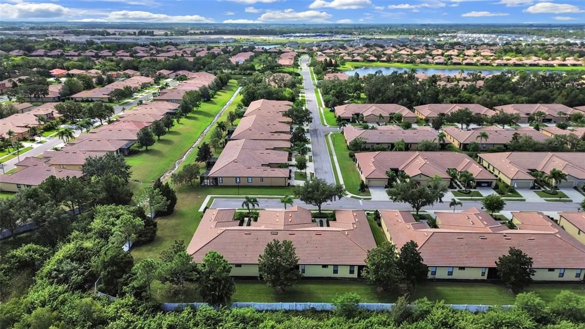 Property Slideshow image 97 of 100 | 303 bluewater falls ct, Apollo Beach, FL, 33572