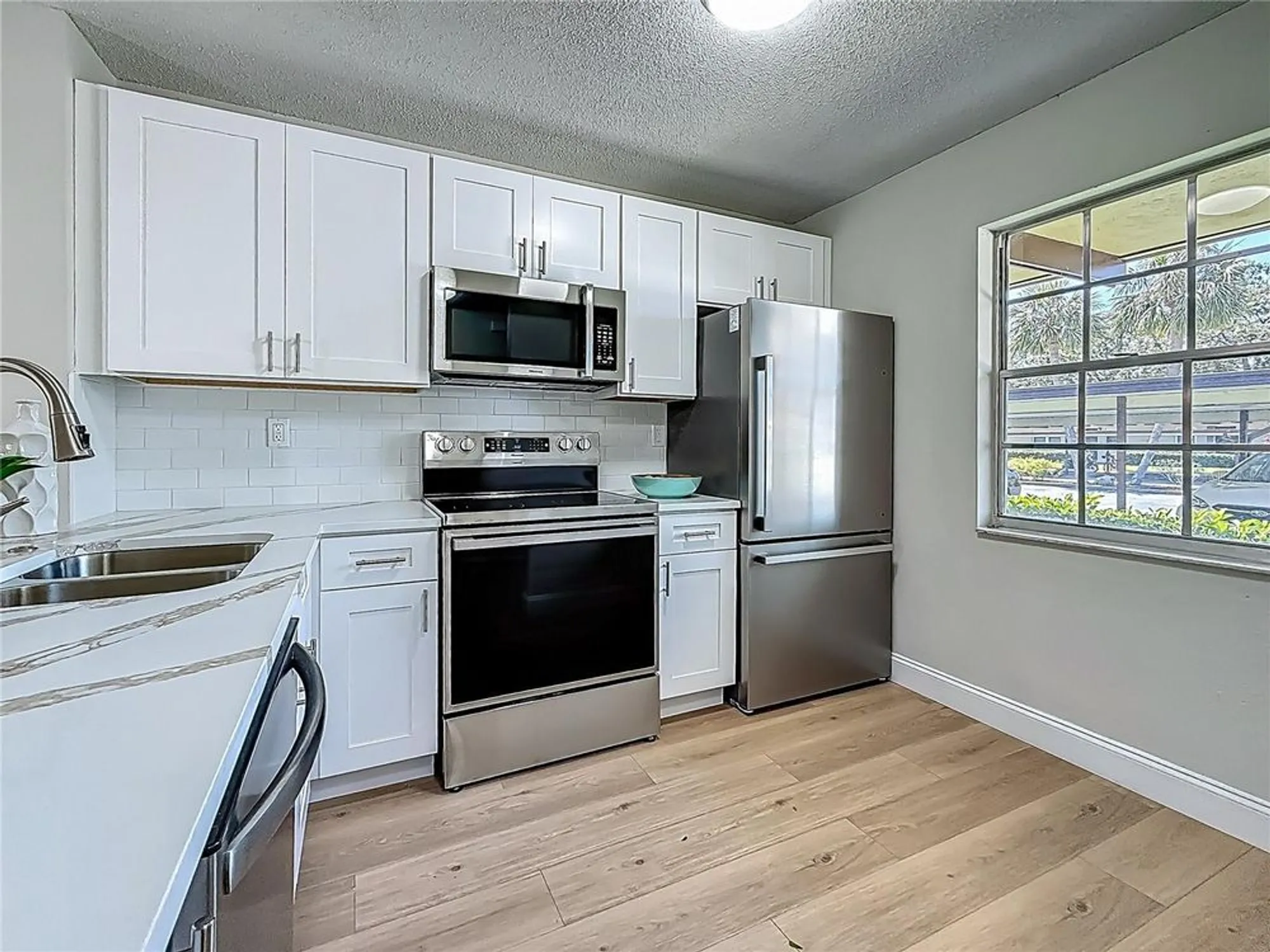 Property Slideshow image 5 of 28 | 1701 pinehurst rd apt 16c, Dunedin, FL, 34698