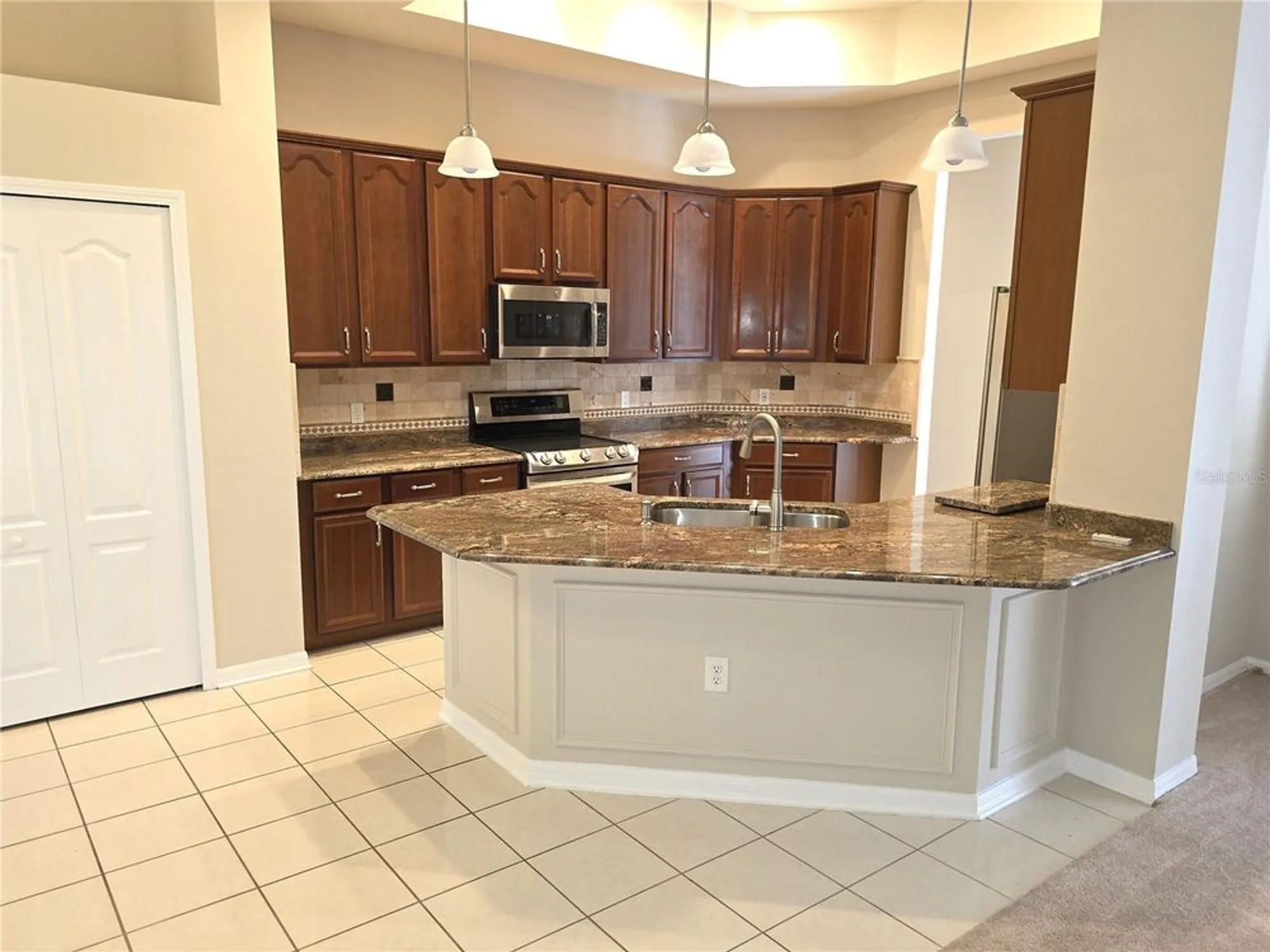 Property Slideshow image 7 of 31 | 617 glastonbury ct, Spring Hill, FL, 34609