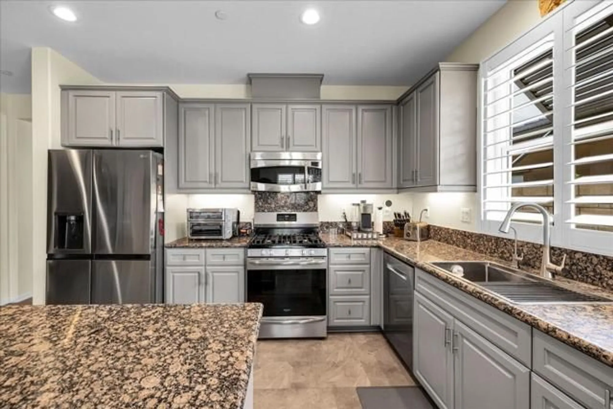 Property Slideshow image 8 of 62 | 3909 blue sky way, Palm Springs, CA, 92262