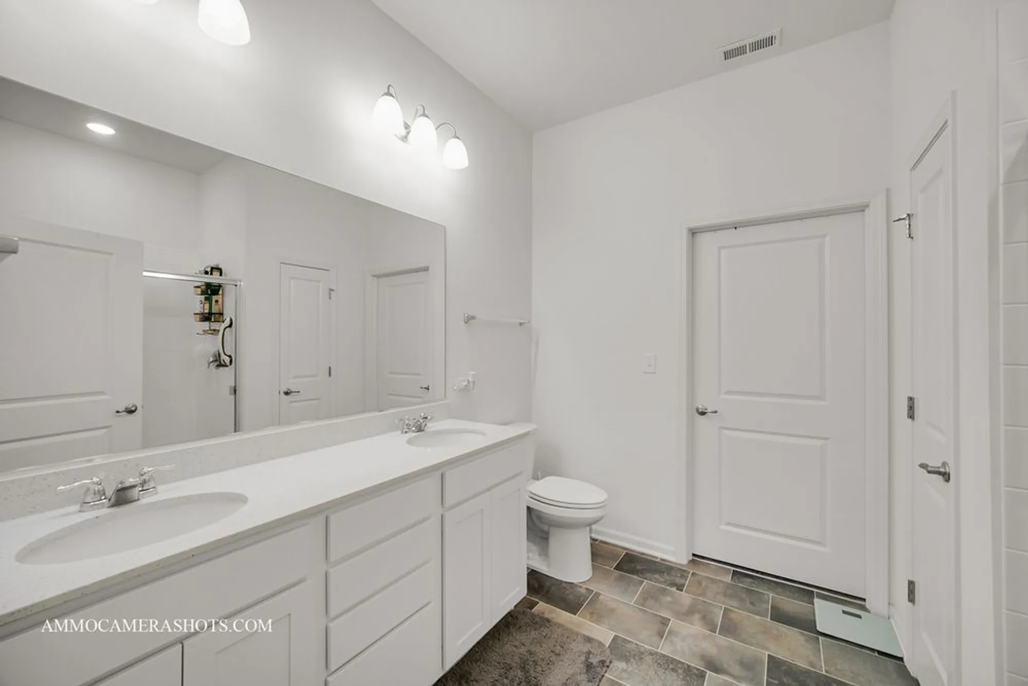 Property Slideshow image 19 of 29 | 1108 crestview ln # 1354, Pingree Grove, IL, 60140
