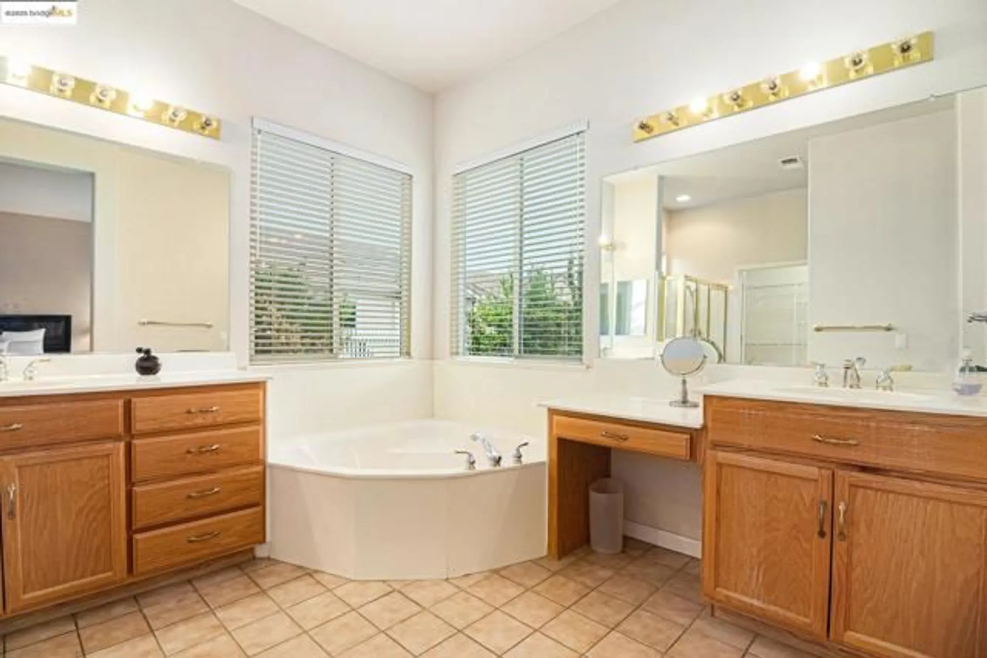 Property Slideshow image 19 of 40 | 1951 desert gold pl, Brentwood, CA, 94513