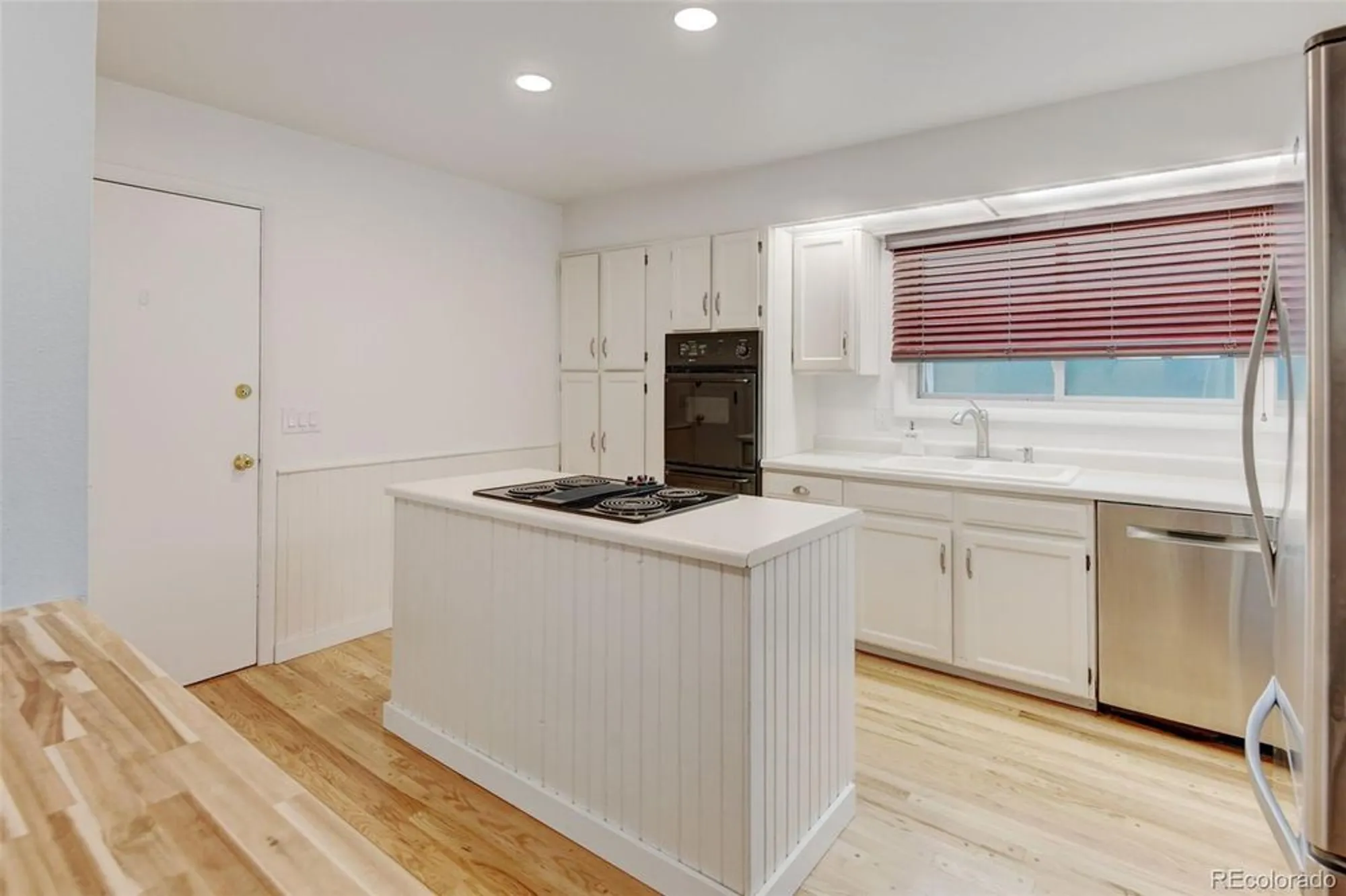 Property Slideshow image 22 of 39 | 20 scott dr, Broomfield, CO, 80020