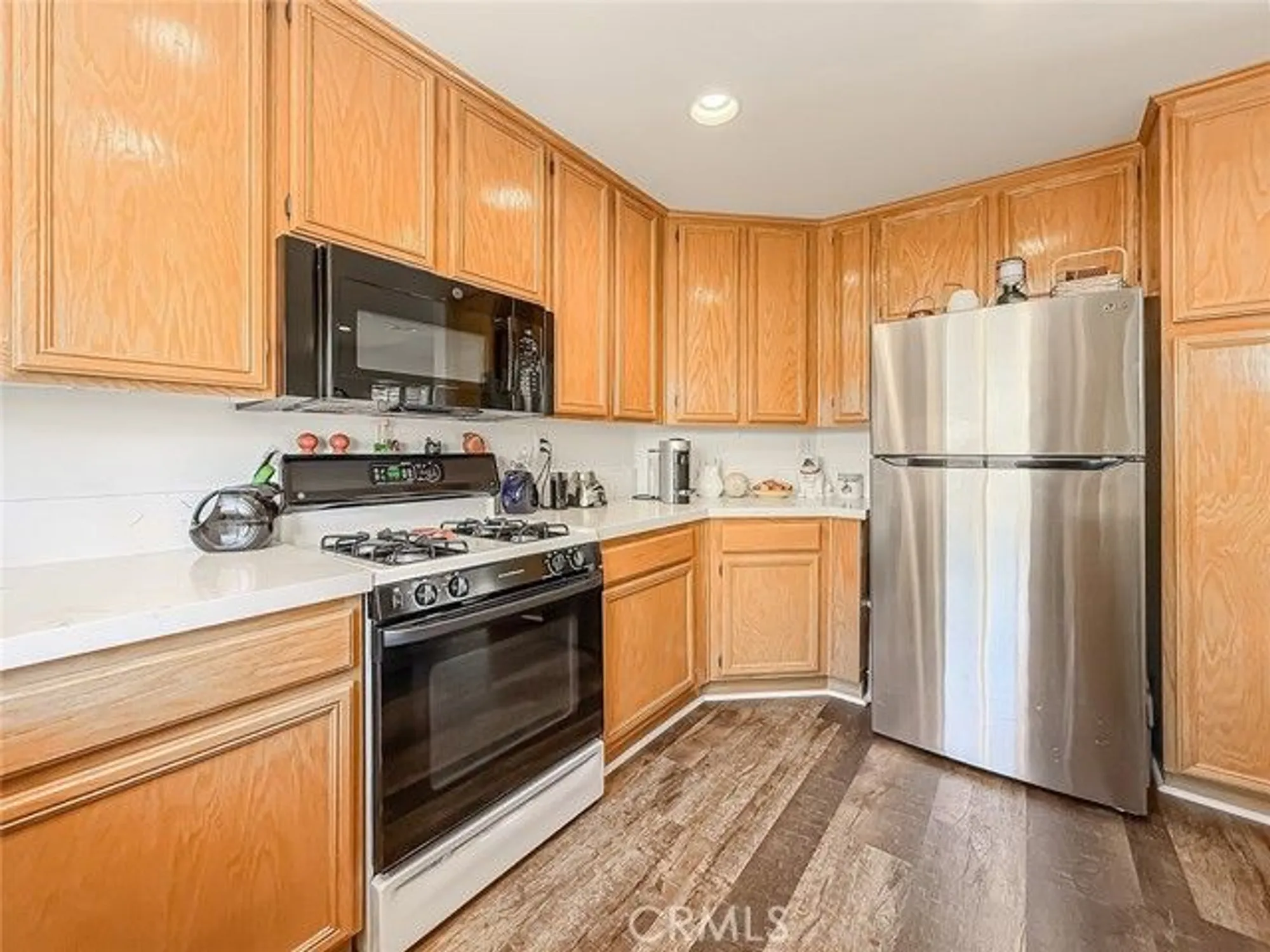 Property Slideshow image 17 of 47 | 2037 freesia ave, Simi Valley, CA, 93063
