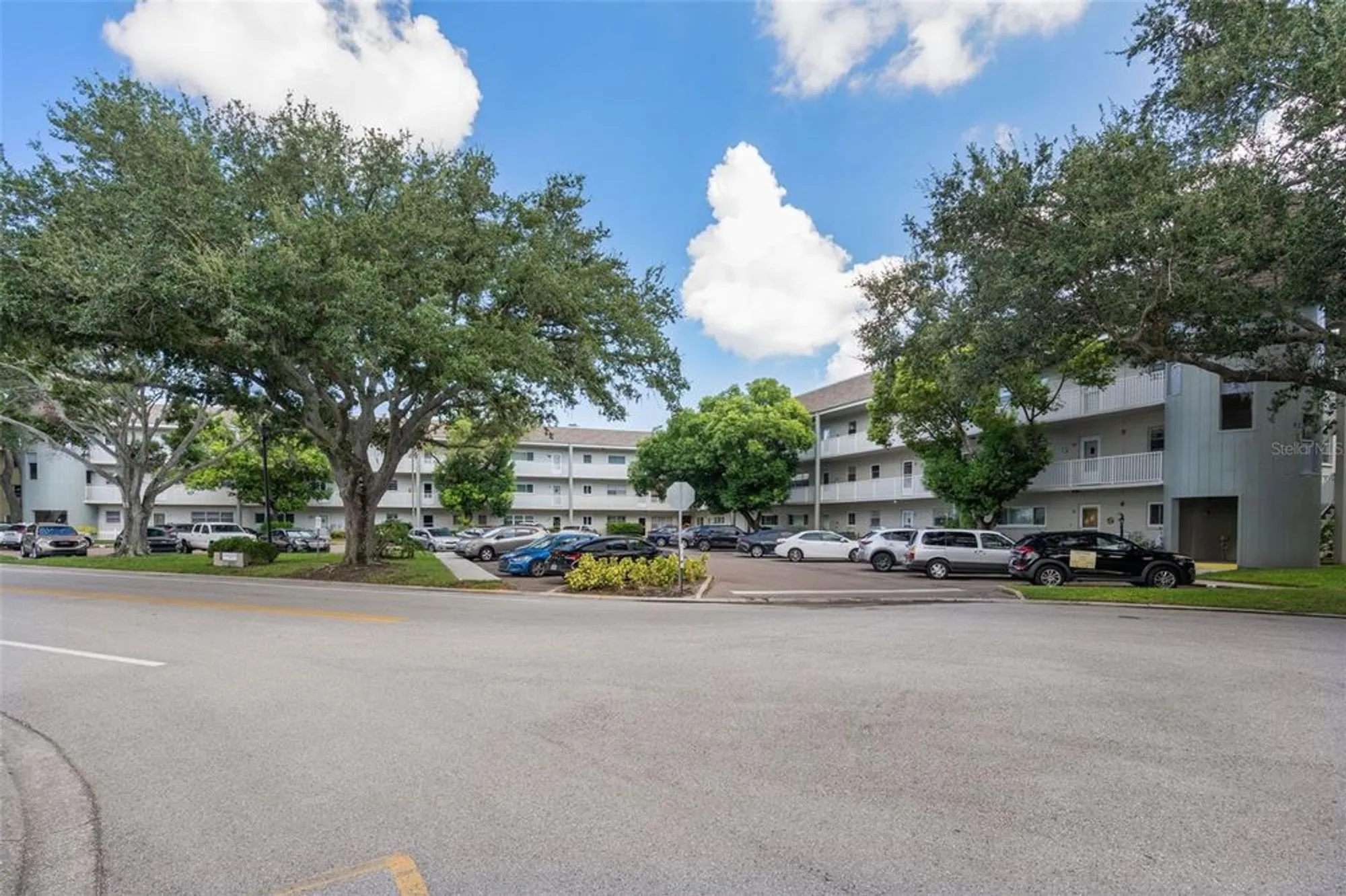 Property Slideshow image 3 of 61 | 2440 world parkway blvd 38, Clearwater, FL, 33763