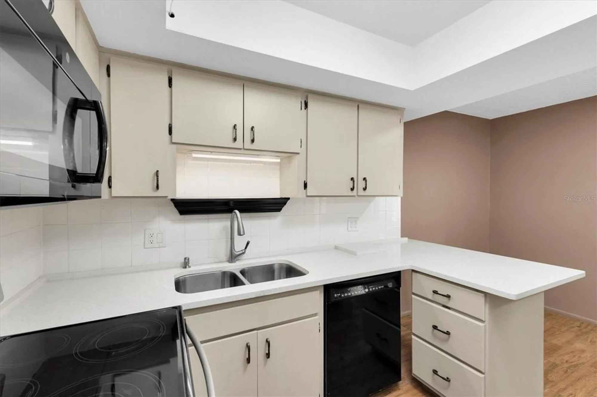 Property Slideshow image 10 of 25 | 19029 us highway 19 n apt 26-304, Clearwater, FL, 33764