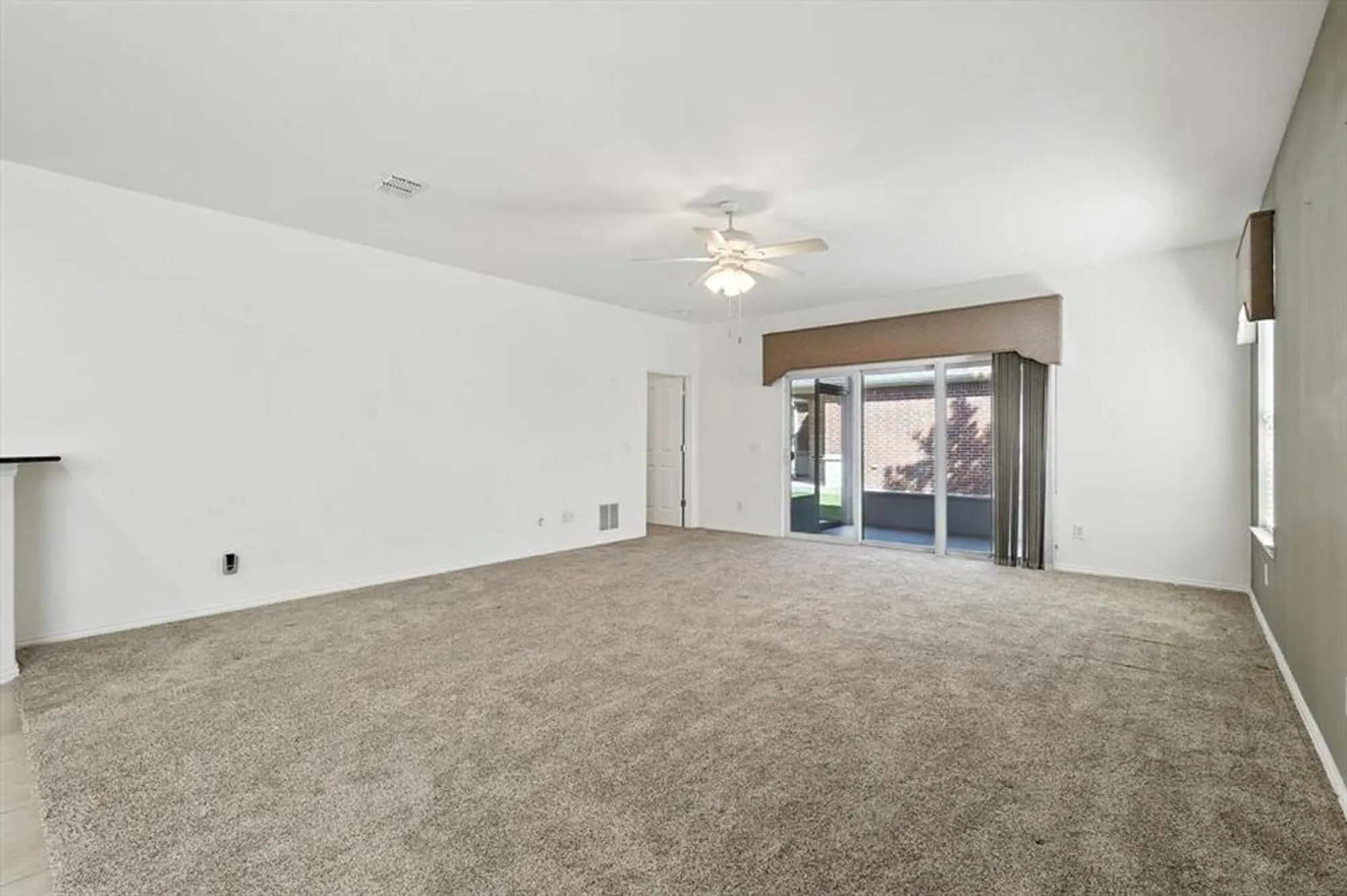 Property Slideshow image 11 of 39 | 7543 angel trace dr, Frisco, TX, 75036