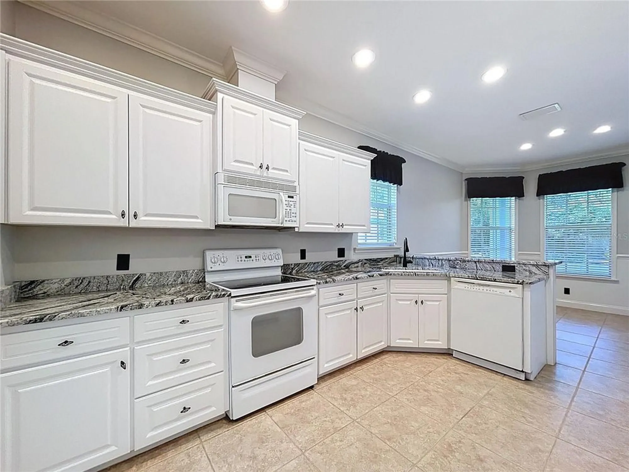 Property Slideshow image 41 of 94 | 8107 lake james blvd, Lakeland, FL, 33810