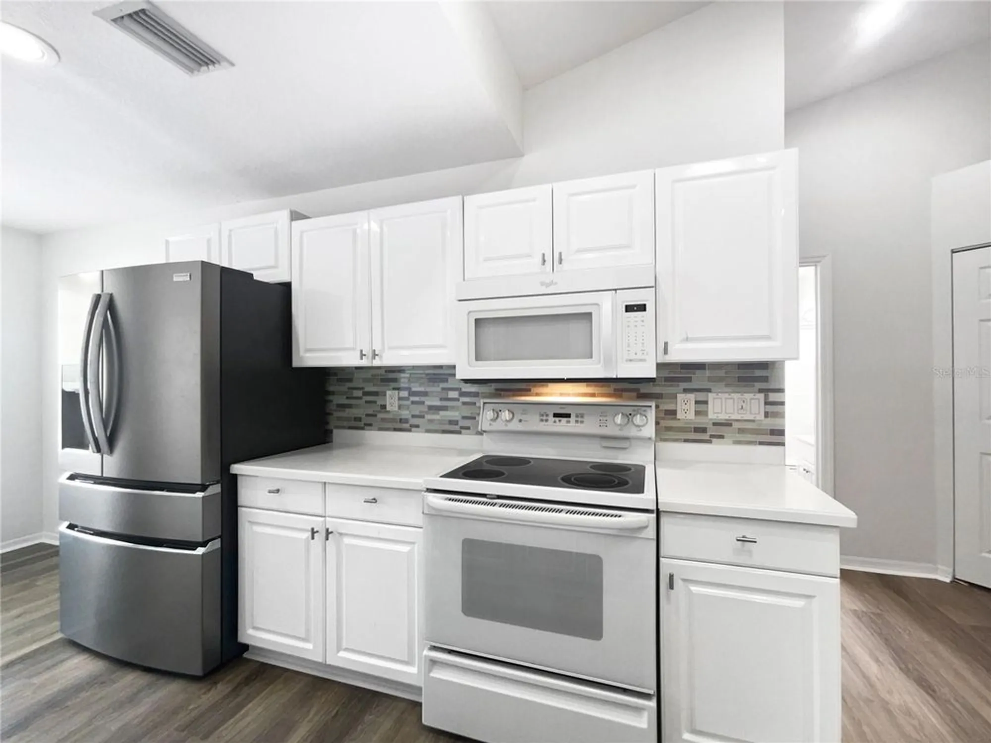 Property Slideshow image 8 of 29 | 6629 pineview ter # 5-201, Bradenton, FL, 34203