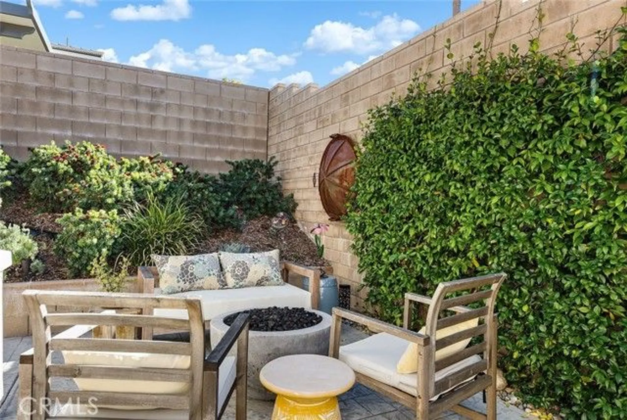 Property Slideshow image 26 of 43 | 25102 citron ln, Canyon Country, CA, 91387