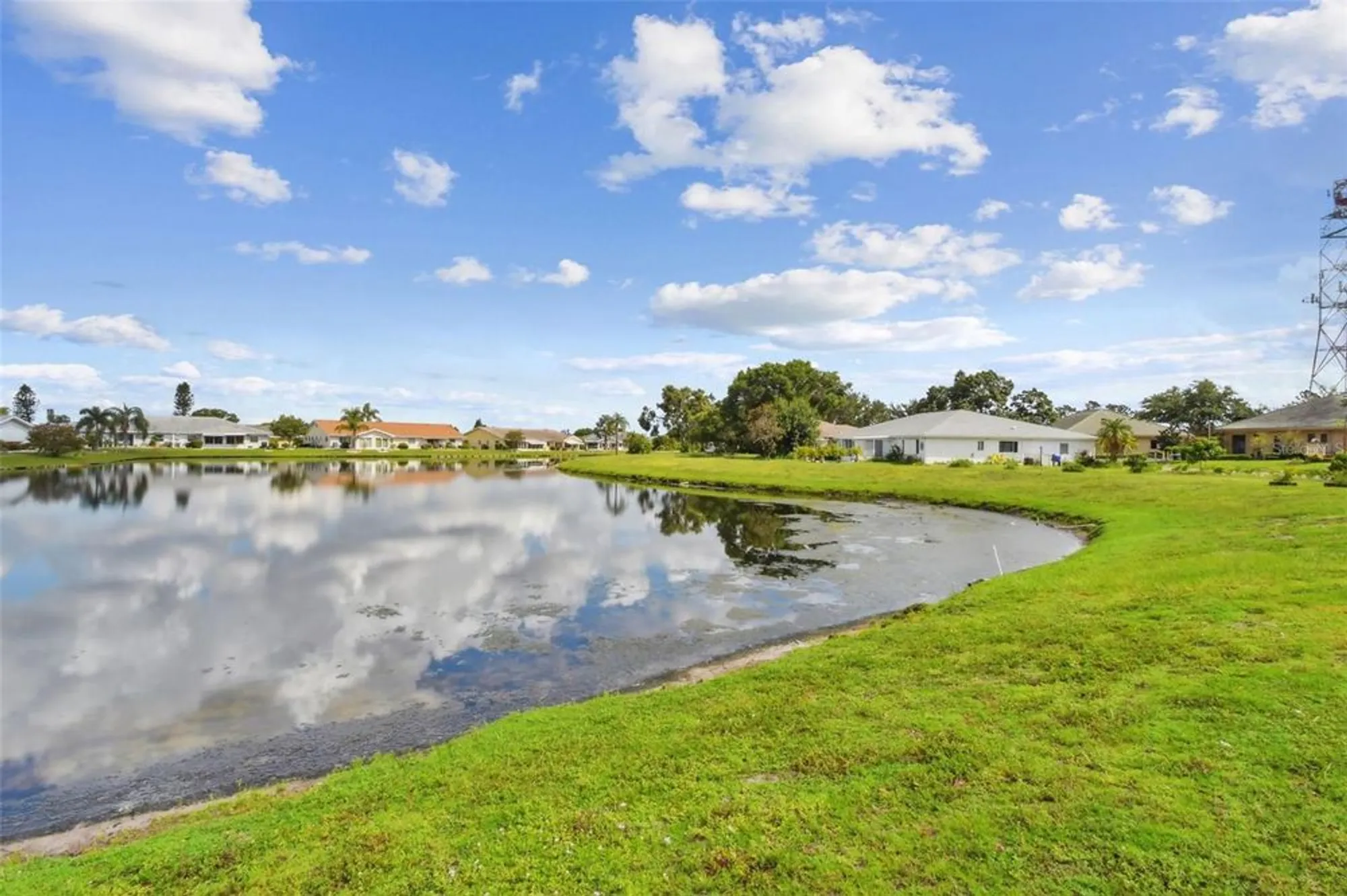 Property Slideshow image 26 of 28 | 912 e del webb blvd, Sun City Center, FL, 33573