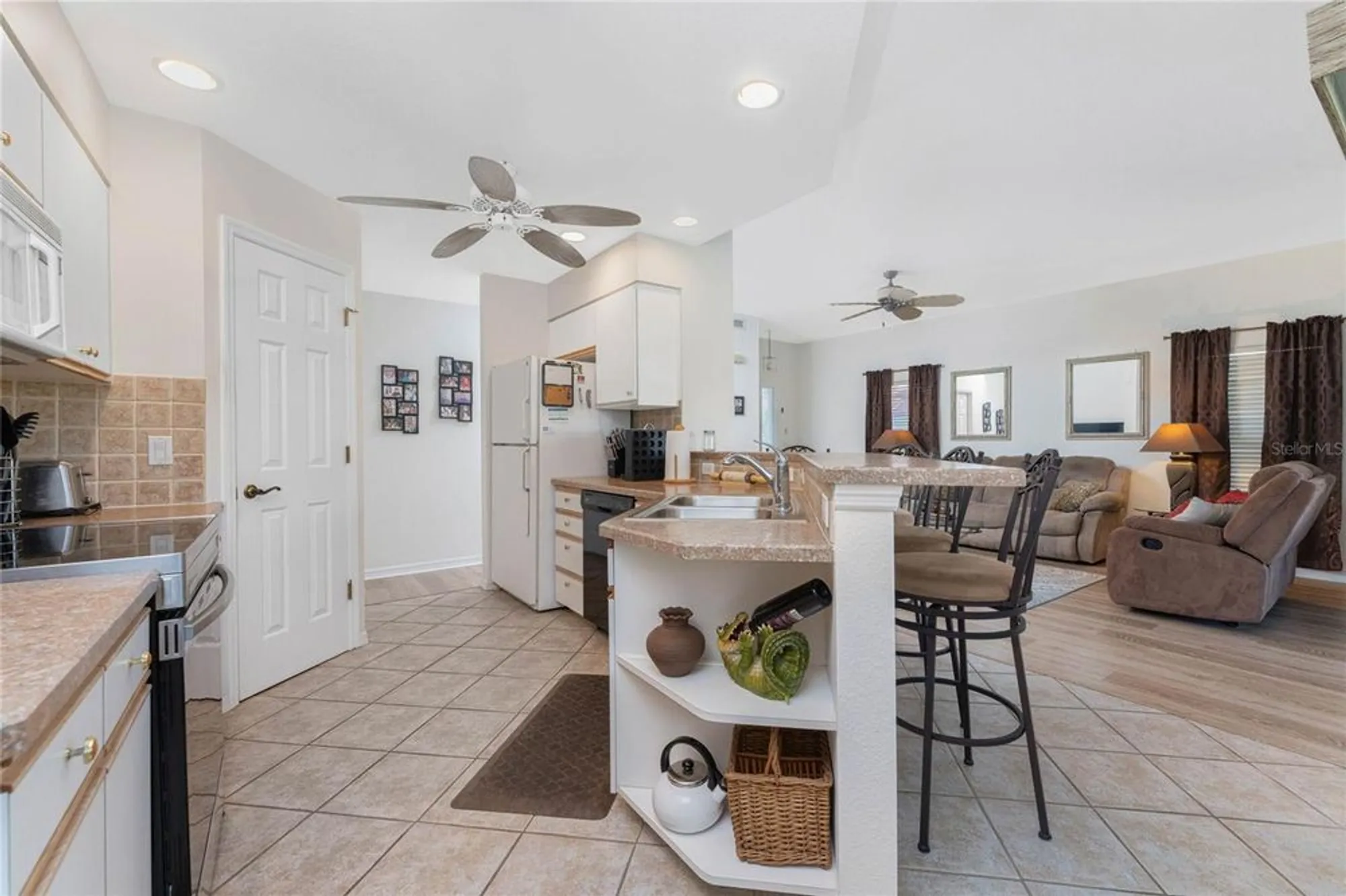 Property Slideshow image 11 of 67 | 14016 willow glen ct 112, Port Charlotte, FL, 33953