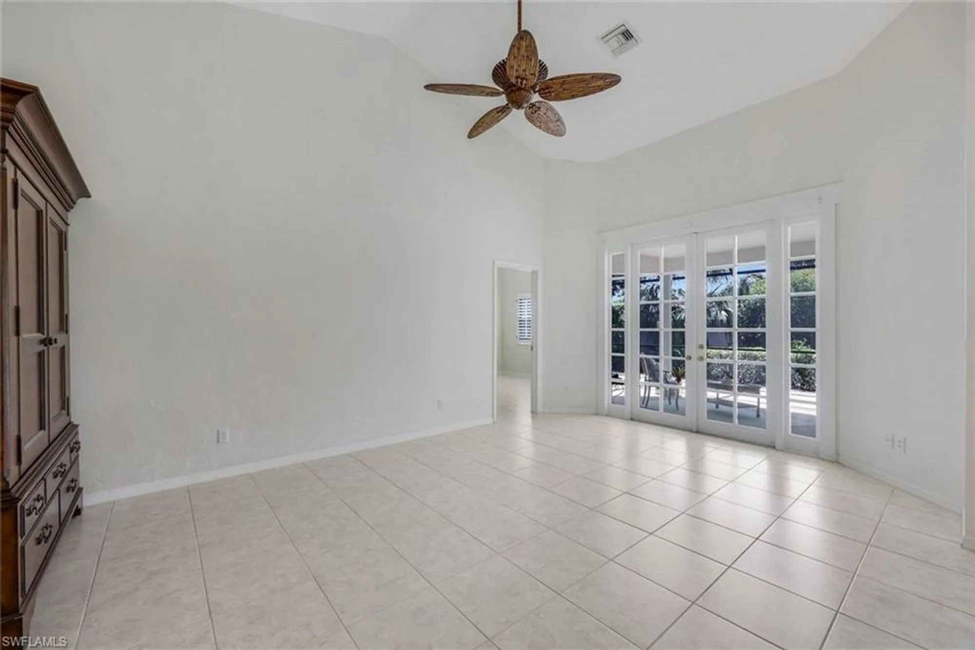 Property Slideshow image 6 of 29 | 27181 kindlewood ln, Bonita Springs, FL, 34134