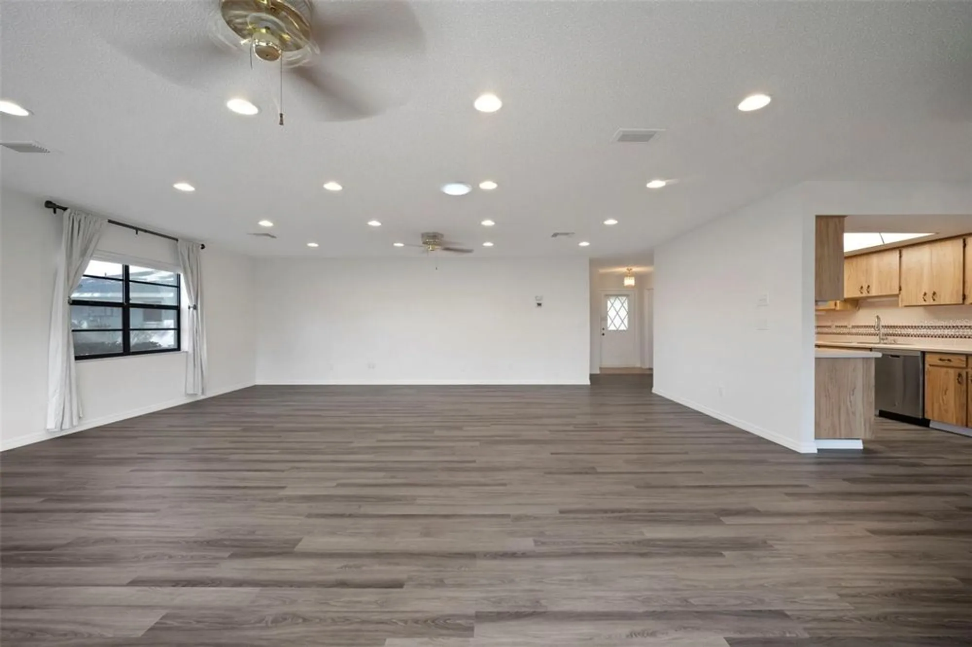 Property Slideshow image 13 of 53 | 1508 ingram dr # 20, Sun City Center, FL, 33573