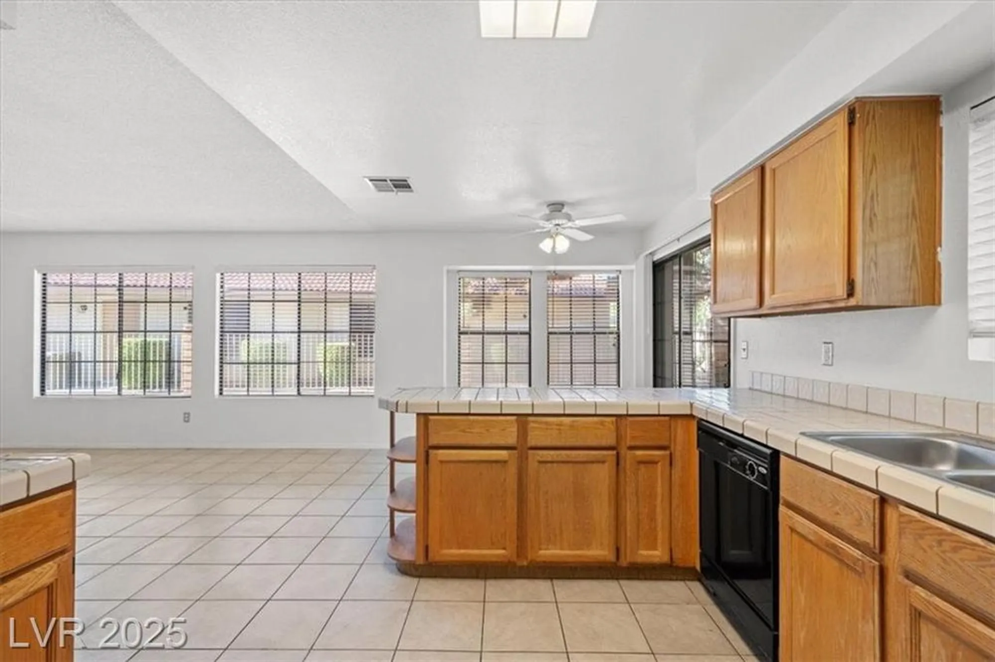 Property Slideshow image 19 of 37 | 4833 fiesta lakes st, Las Vegas, NV, 89130