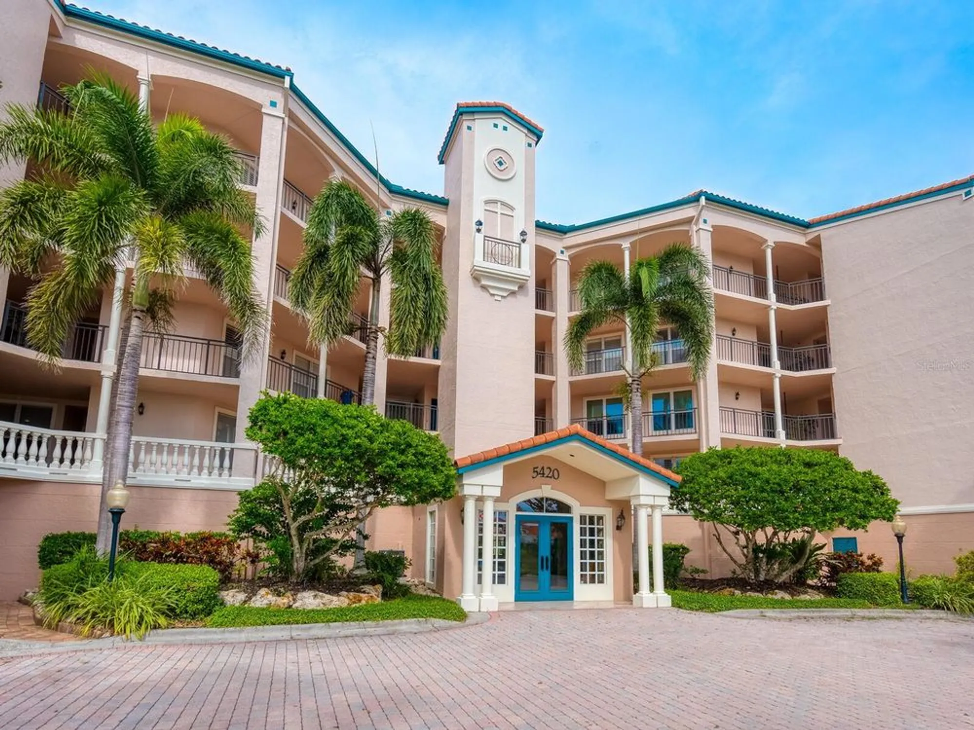 Property Slideshow image 2 of 59 | 5420 eagles point cir apt 105, Sarasota, FL, 34231
