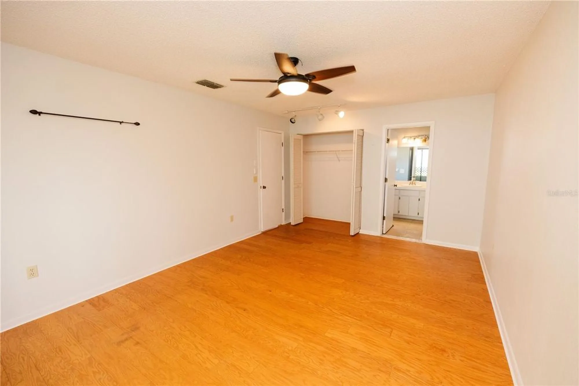 Property Slideshow image 31 of 41 | 3130 prairie dunes cir, Lakeland, FL, 33810