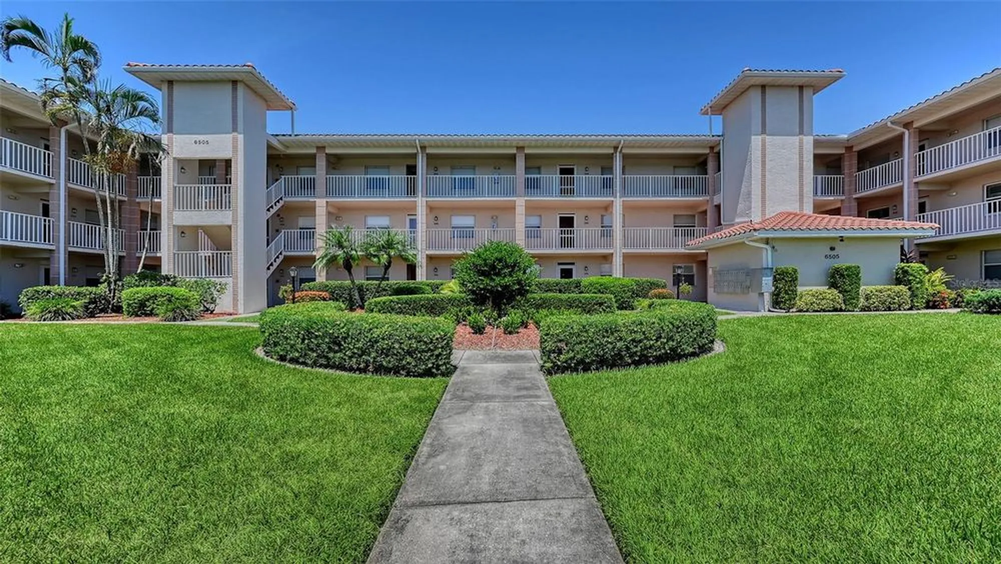 Property Slideshow image 1 of 46 | 6505 stone river rd 209, Bradenton, FL, 34203