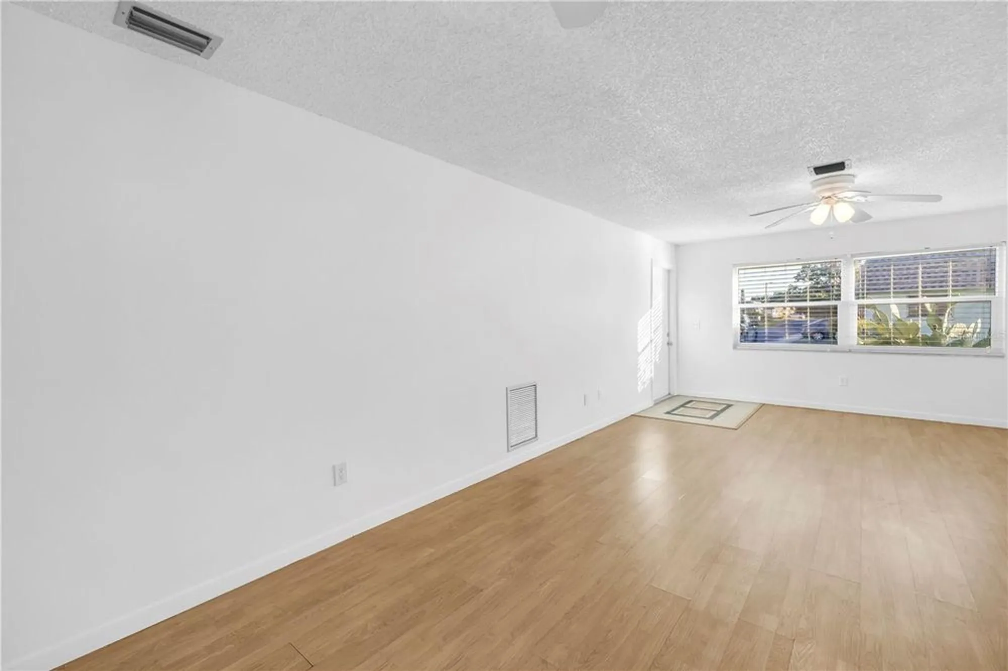 Property Slideshow image 12 of 39 | 7081 lafayette n # 7081, Pinellas Park, FL, 33781