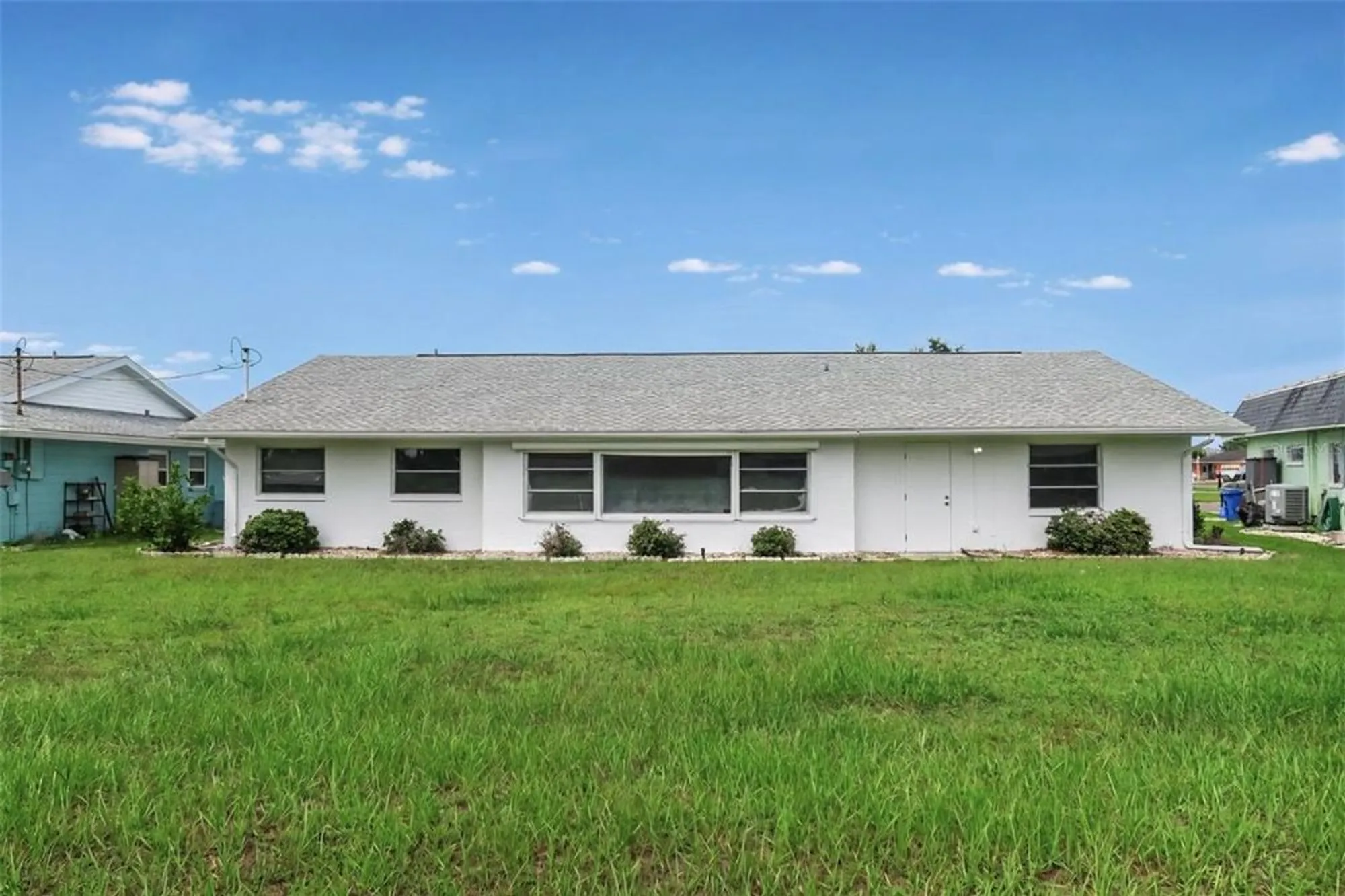 Property Slideshow image 9 of 24 | 604 ojai ave, Sun City Center, FL, 33573