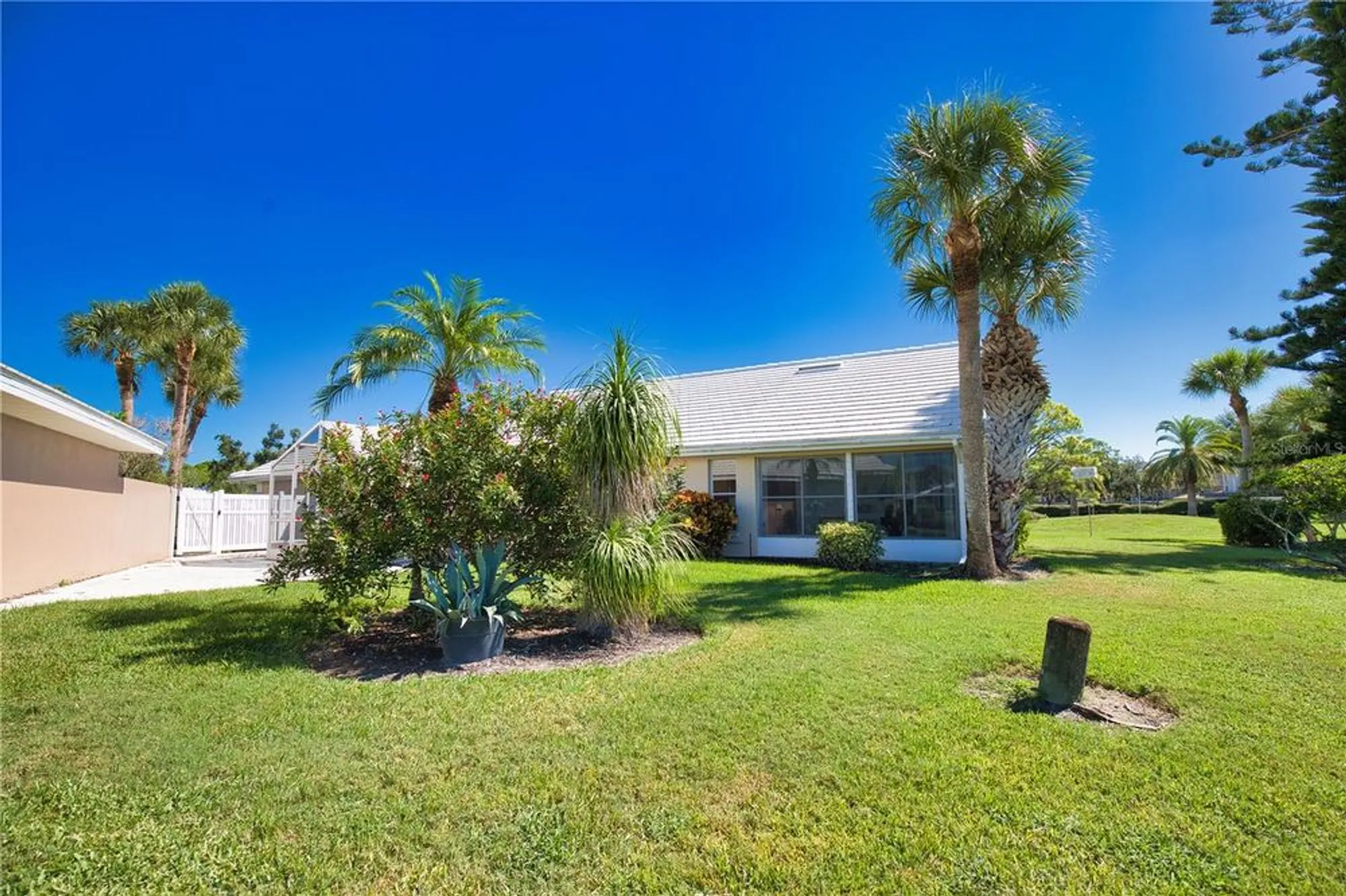 Property Slideshow image 38 of 46 | 698 harrington lake dr 9, Venice, FL, 34293